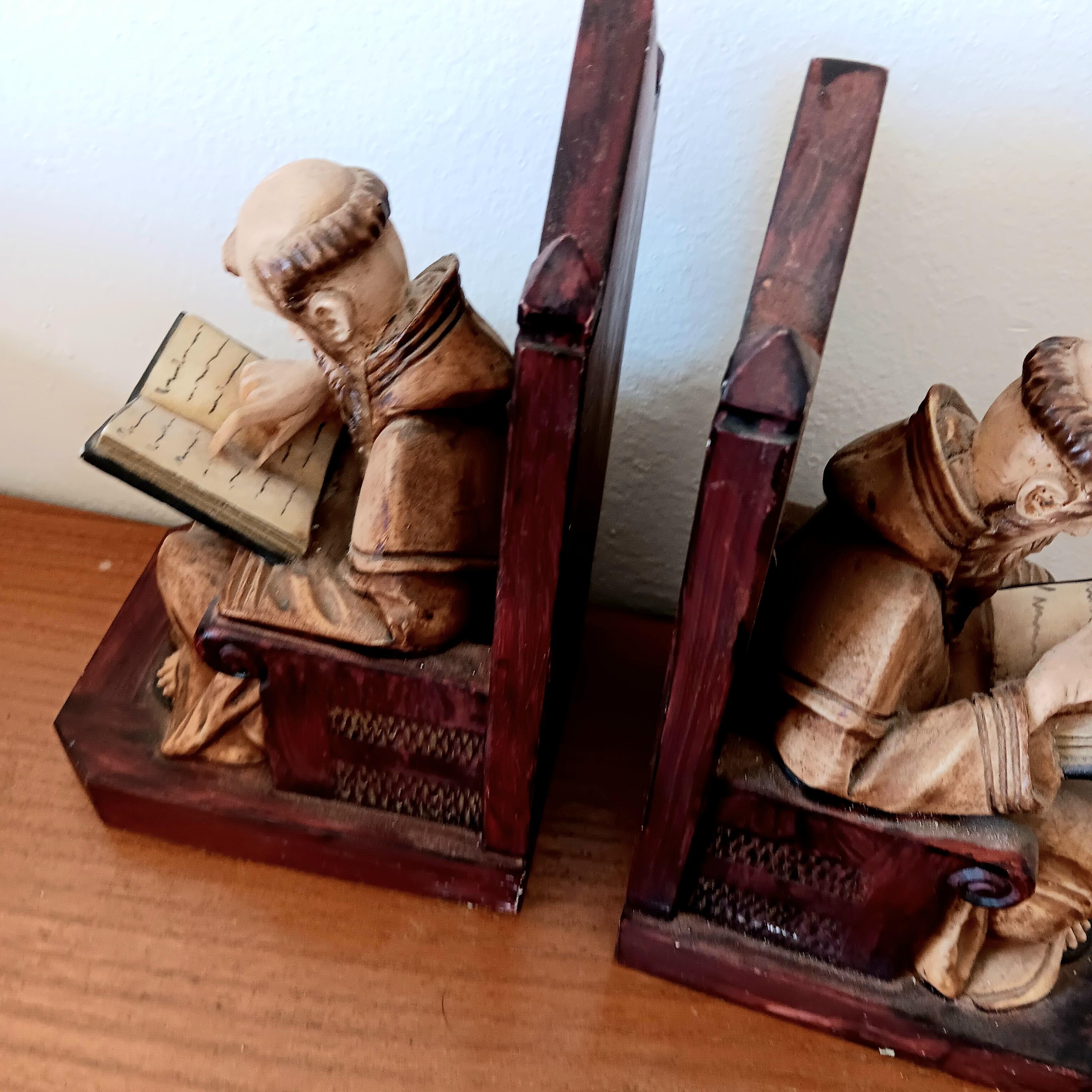 Serre-livres polycrhome en forme de bibliothèque médiévale Monk, très original en vente 2