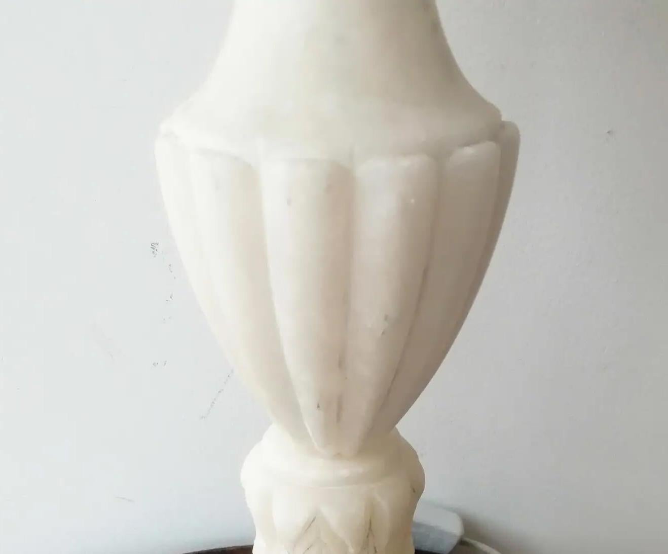  Très grandes lampes de table en albâtre ou en marbre  Couleur blanche 57 cm (sans écrans) en vente 7