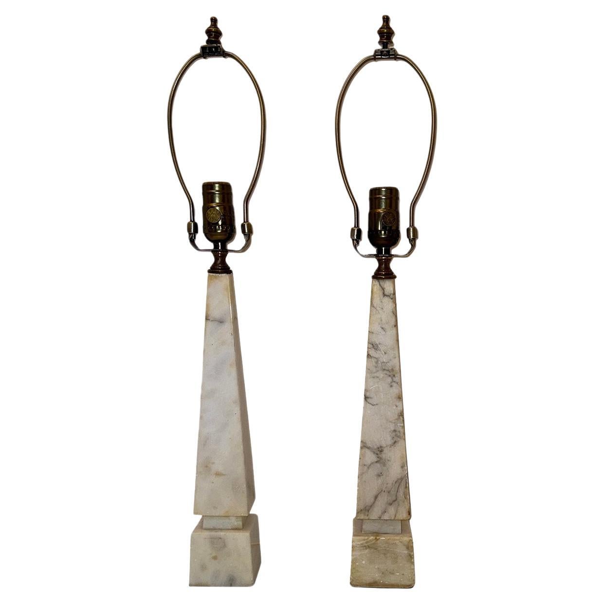 Paar Obeliskenlampen aus Alabaster