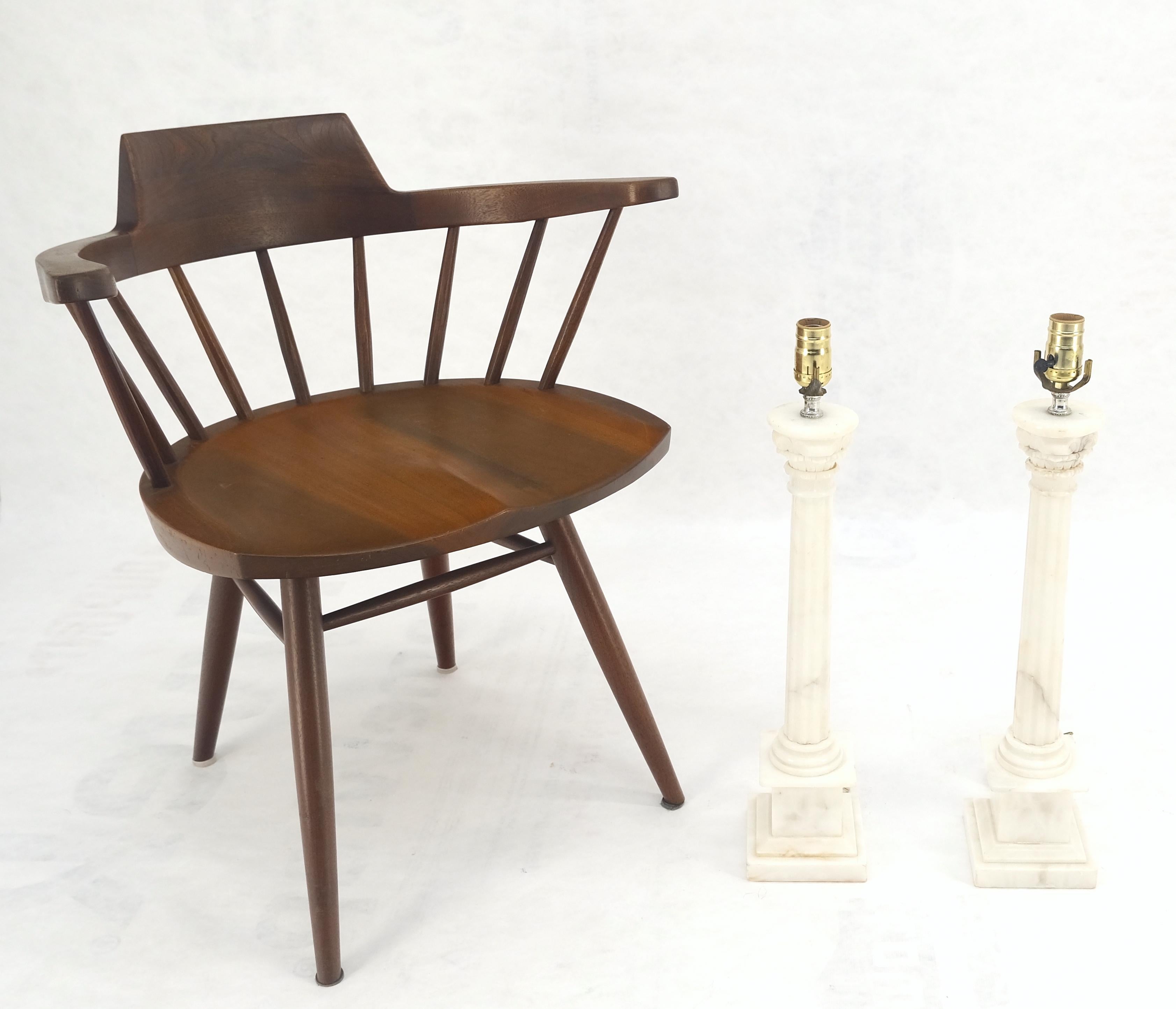 Marbre Paire de lampes de table à piédestal en forme de colonne en albâtre ou en marbre c1940s MINT en vente