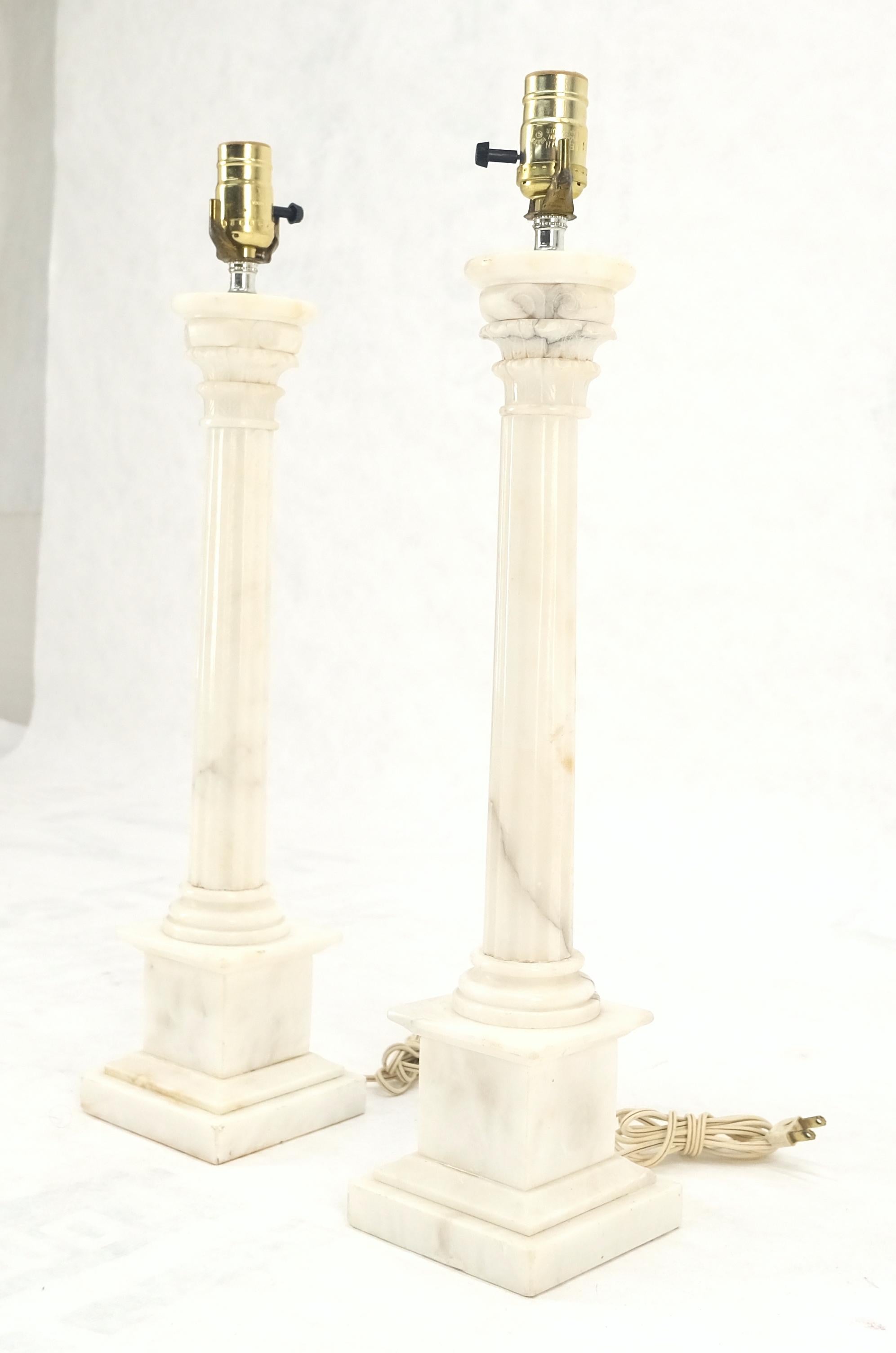 Paire de lampes de table à piédestal en forme de colonne en albâtre ou en marbre c1940s MINT en vente 2