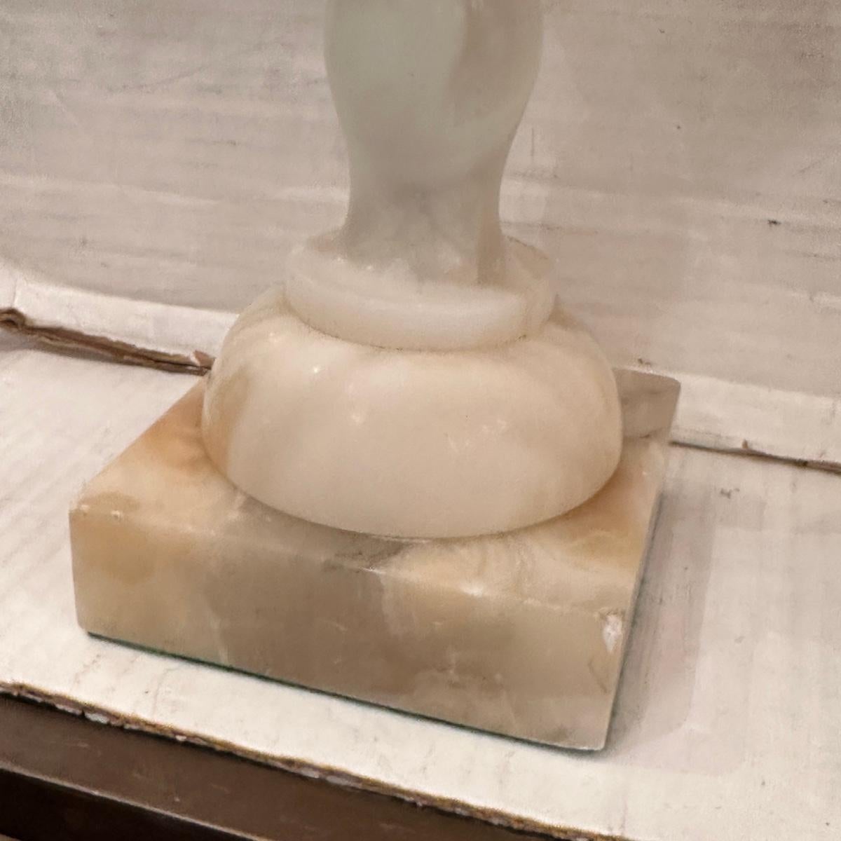 Pair of Alabaster Urn Lamps im Angebot 6