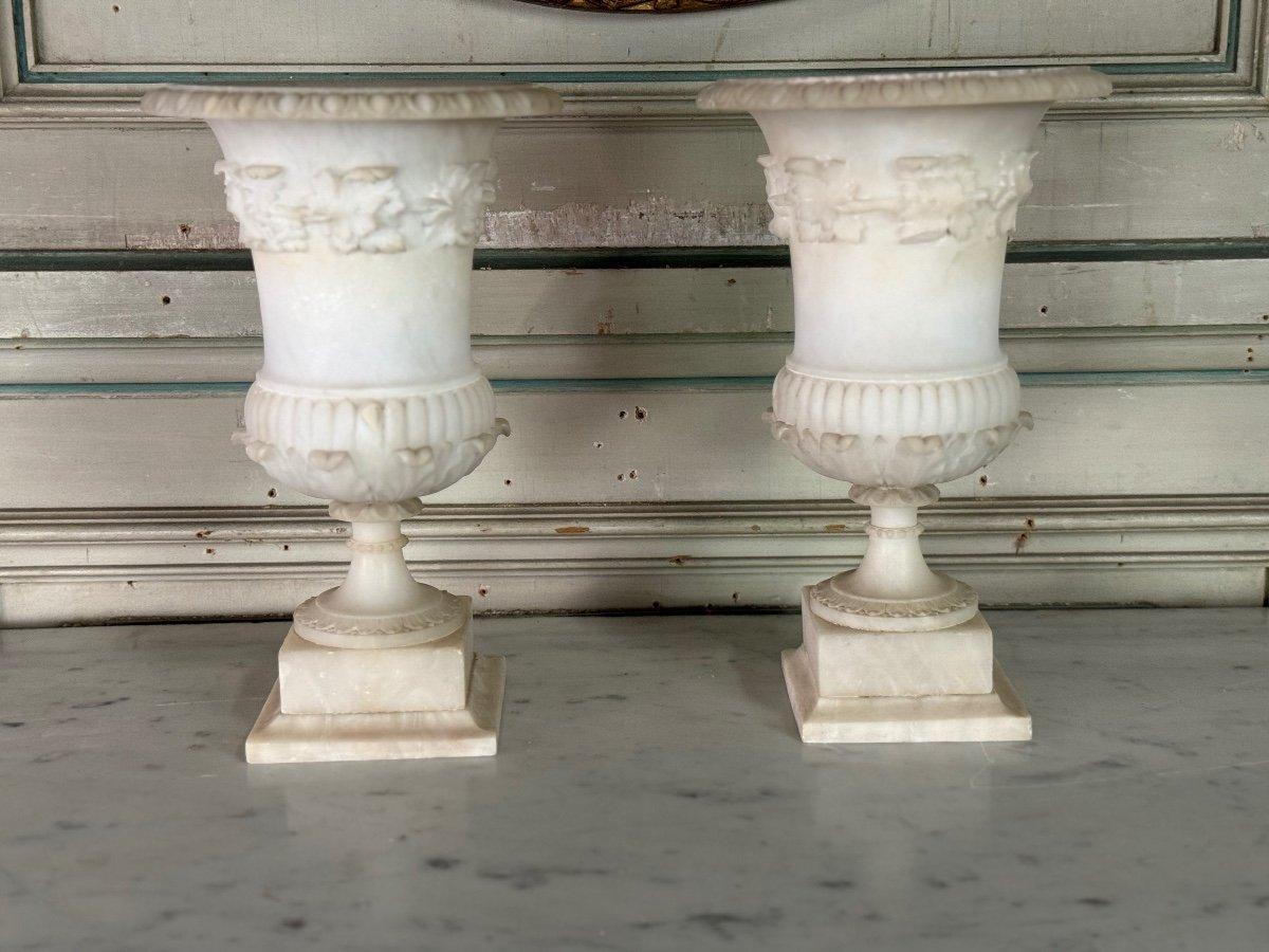 Pair Of Alabaster Vases, Italy About 1880 In Excellent Condition In Honnelles, WHT