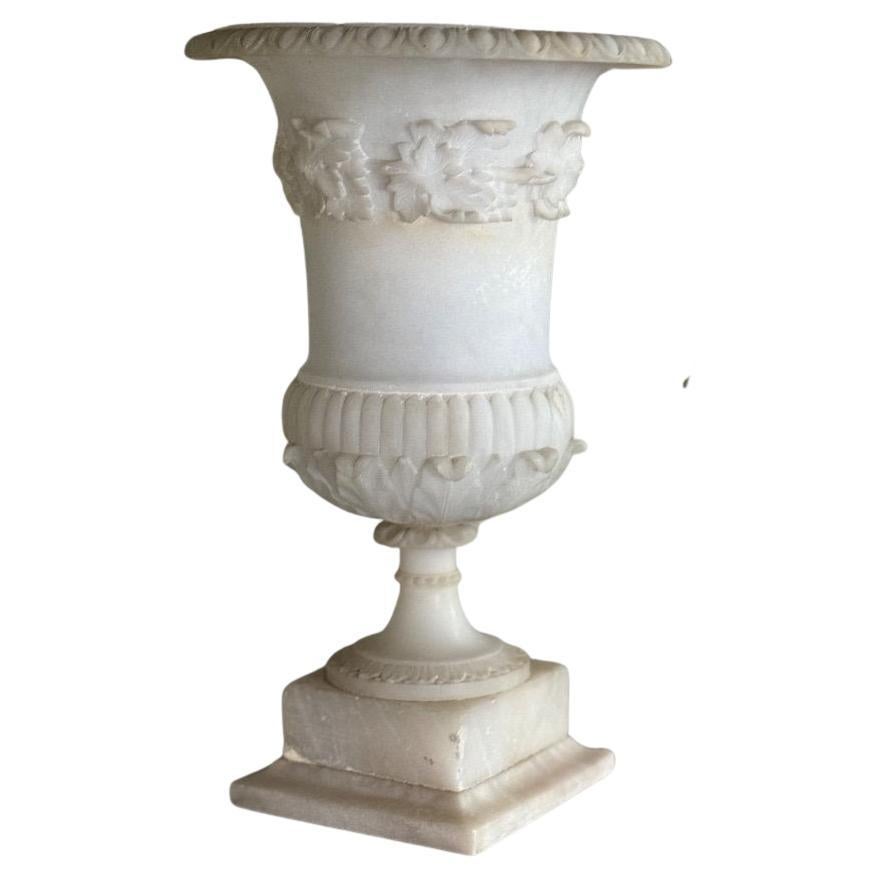 Coppia di vasi in alabastro, Italia 1880 circa