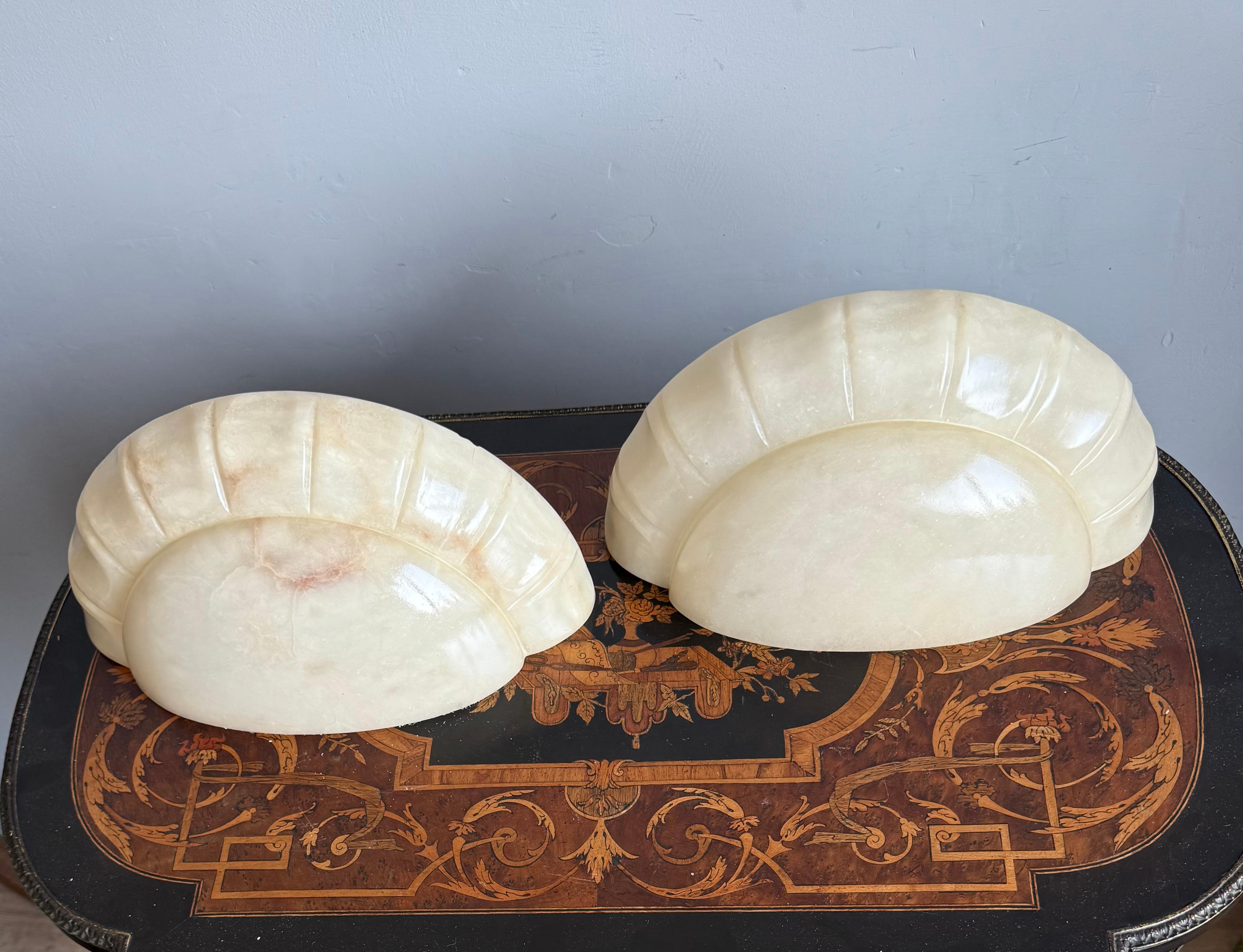 Pair of Alabaster Wall Sconces / Lights with Sculpted Bamboo-Style Edge, 1970s en vente 2