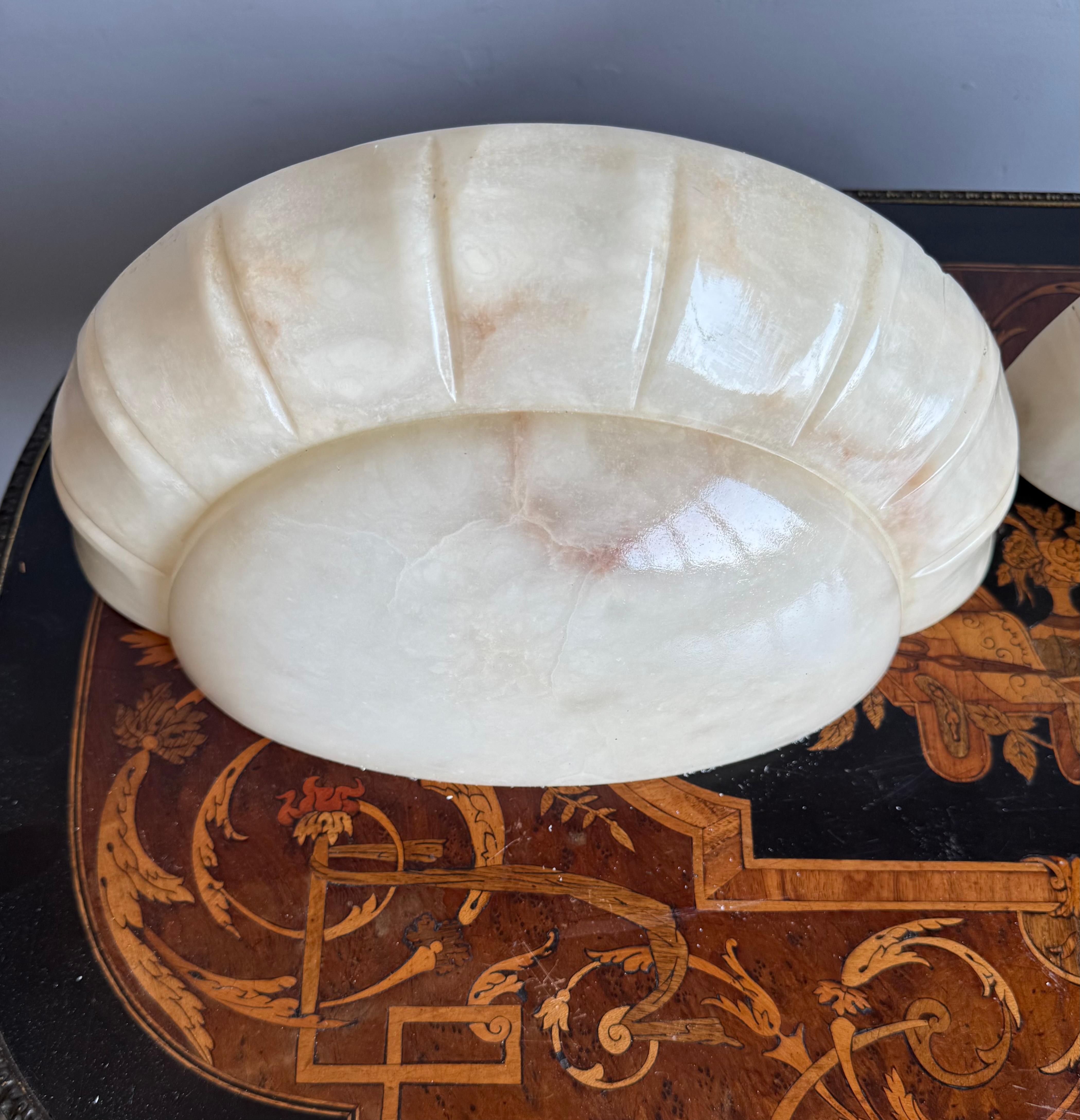 Art déco Pair of Alabaster Wall Sconces / Lights with Sculpted Bamboo-Style Edge, 1970s en vente