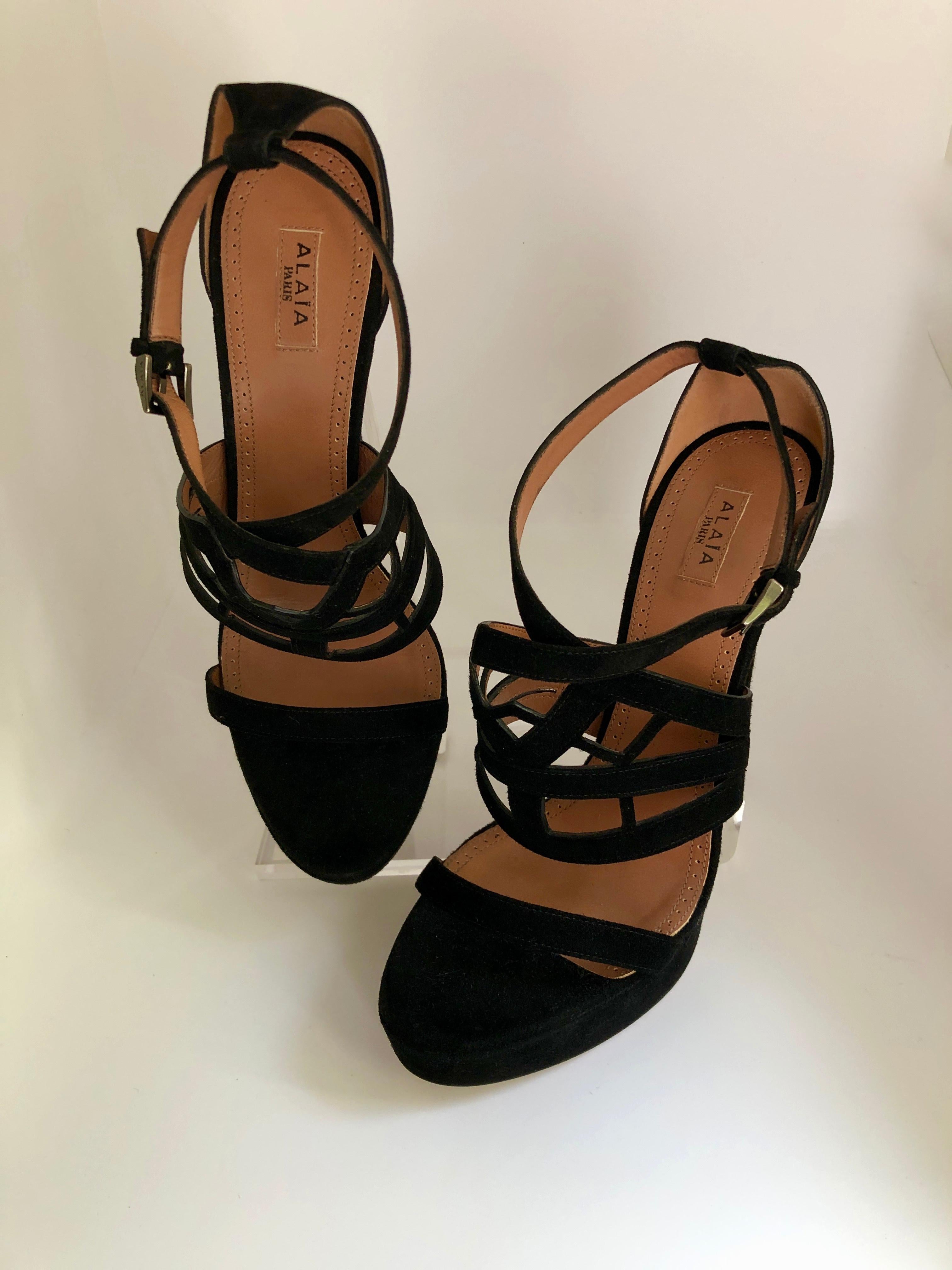 Pair of Alaïa Black Laser Cut Lattice Strap Suede Leather Stiletto Heel Sandals For Sale 6