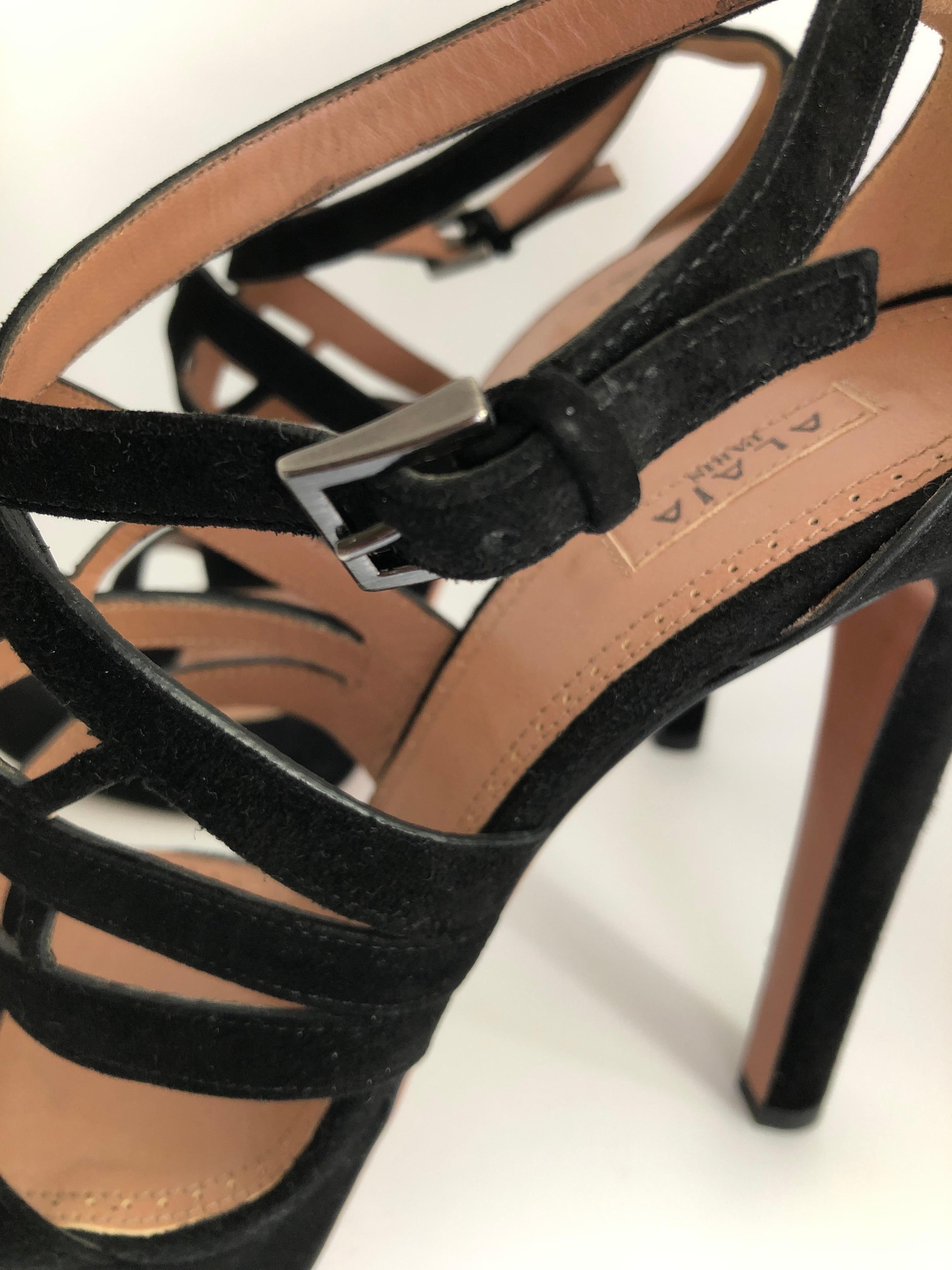 Pair of Alaïa Black Laser Cut Lattice Strap Suede Leather Stiletto Heel Sandals For Sale 7