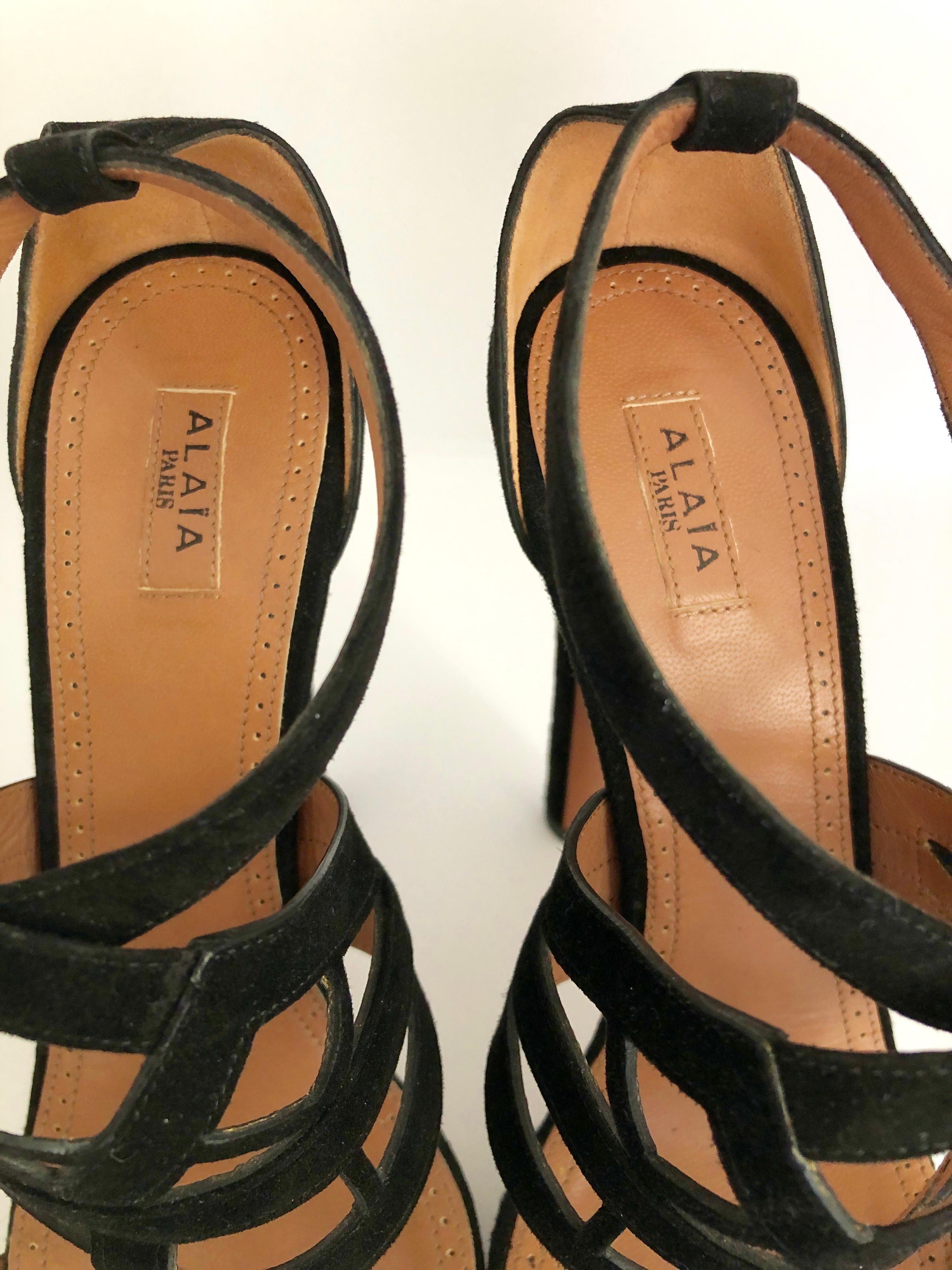 Pair of Alaïa Black Laser Cut Lattice Strap Suede Leather Stiletto Heel Sandals For Sale 3