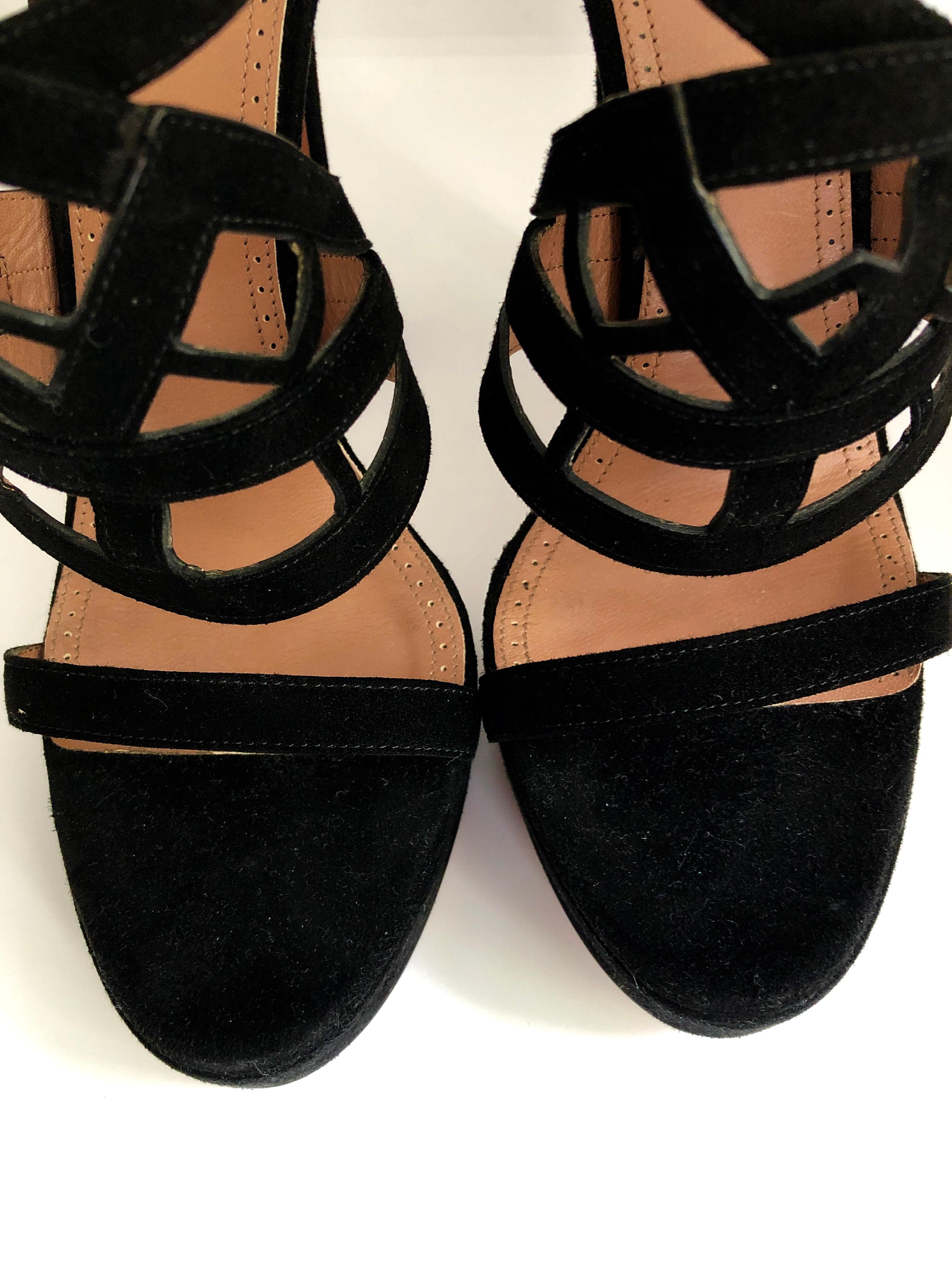 Pair of Alaïa Black Laser Cut Lattice Strap Suede Leather Stiletto Heel Sandals For Sale 4