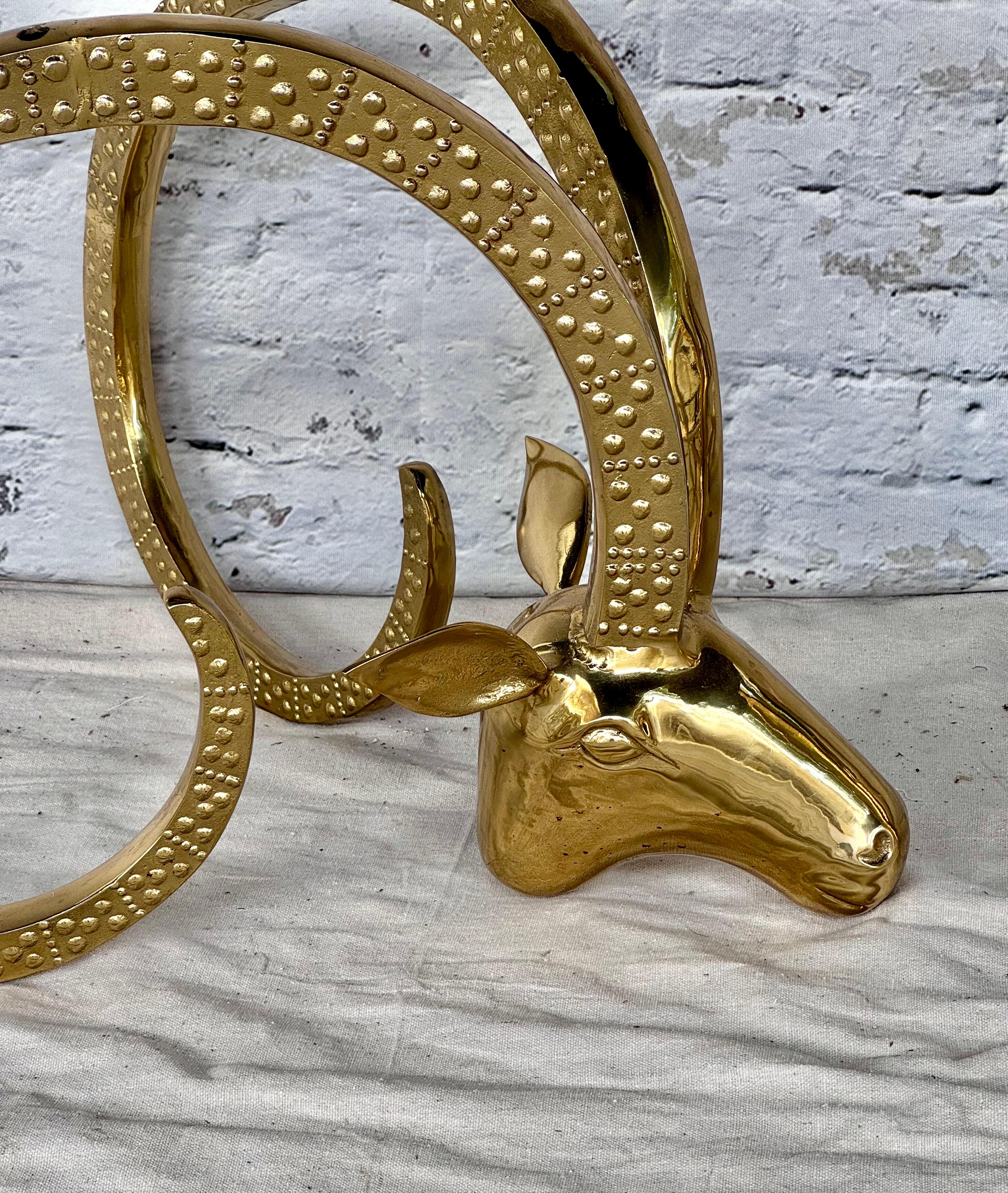 Paire de bases de tables basses à tête en Ibex de style Alain Chervet 3