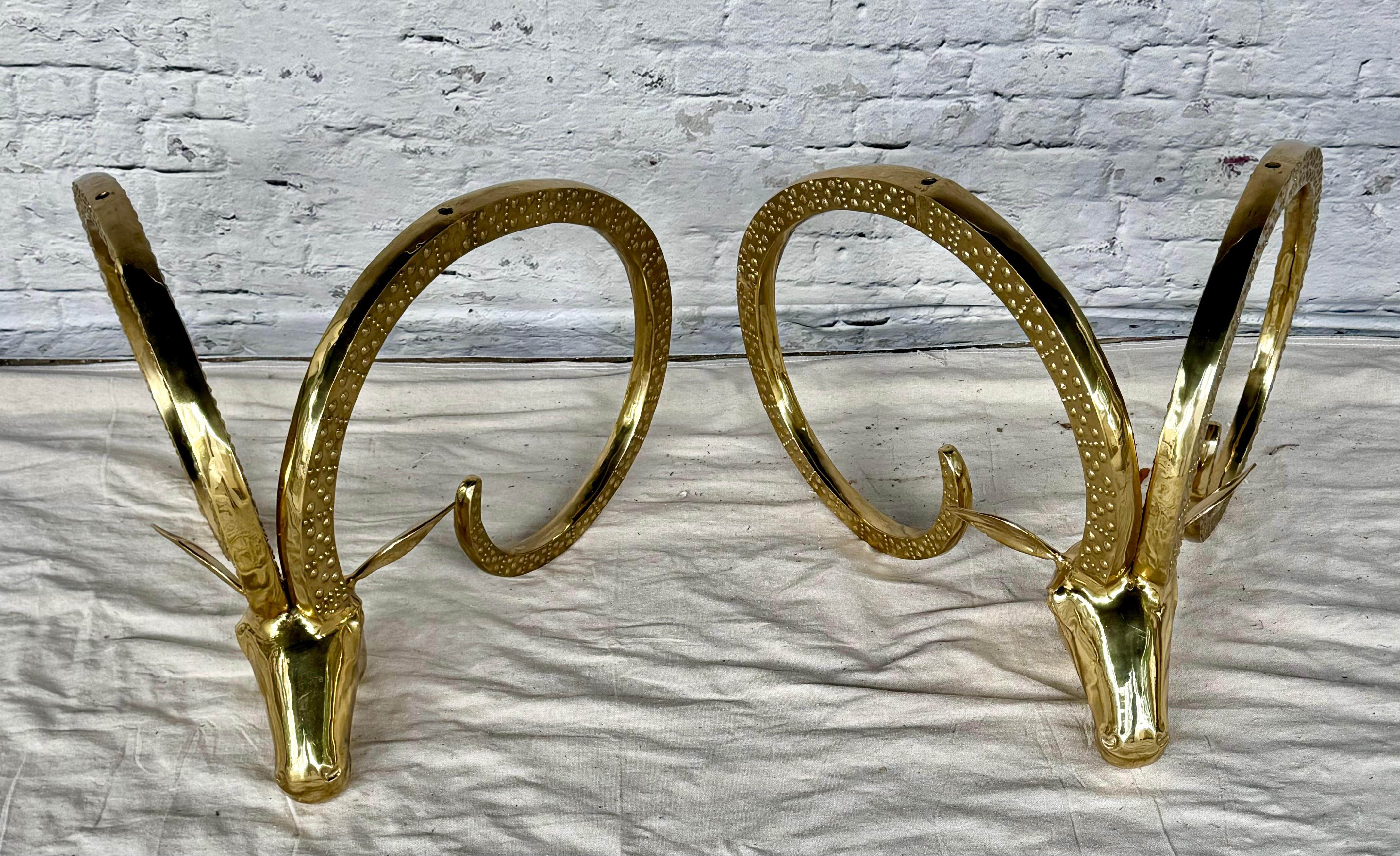 Mid-Century Modern Paire de bases de tables basses à tête en Ibex de style Alain Chervet