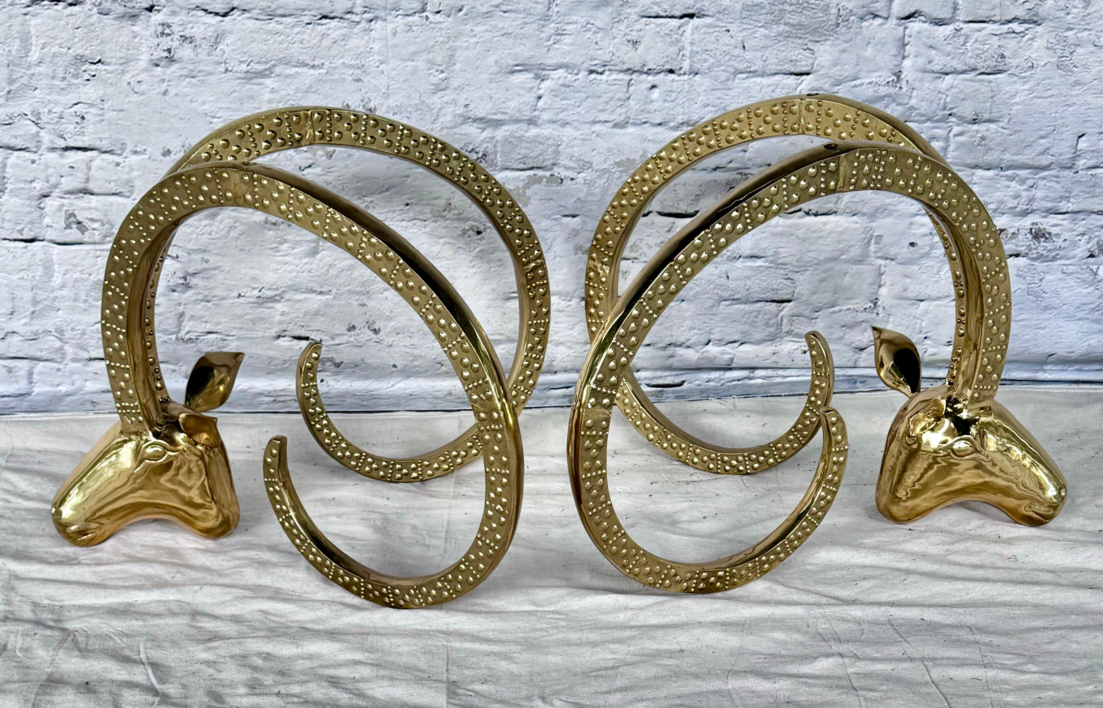 Américain Paire de bases de tables basses à tête en Ibex de style Alain Chervet