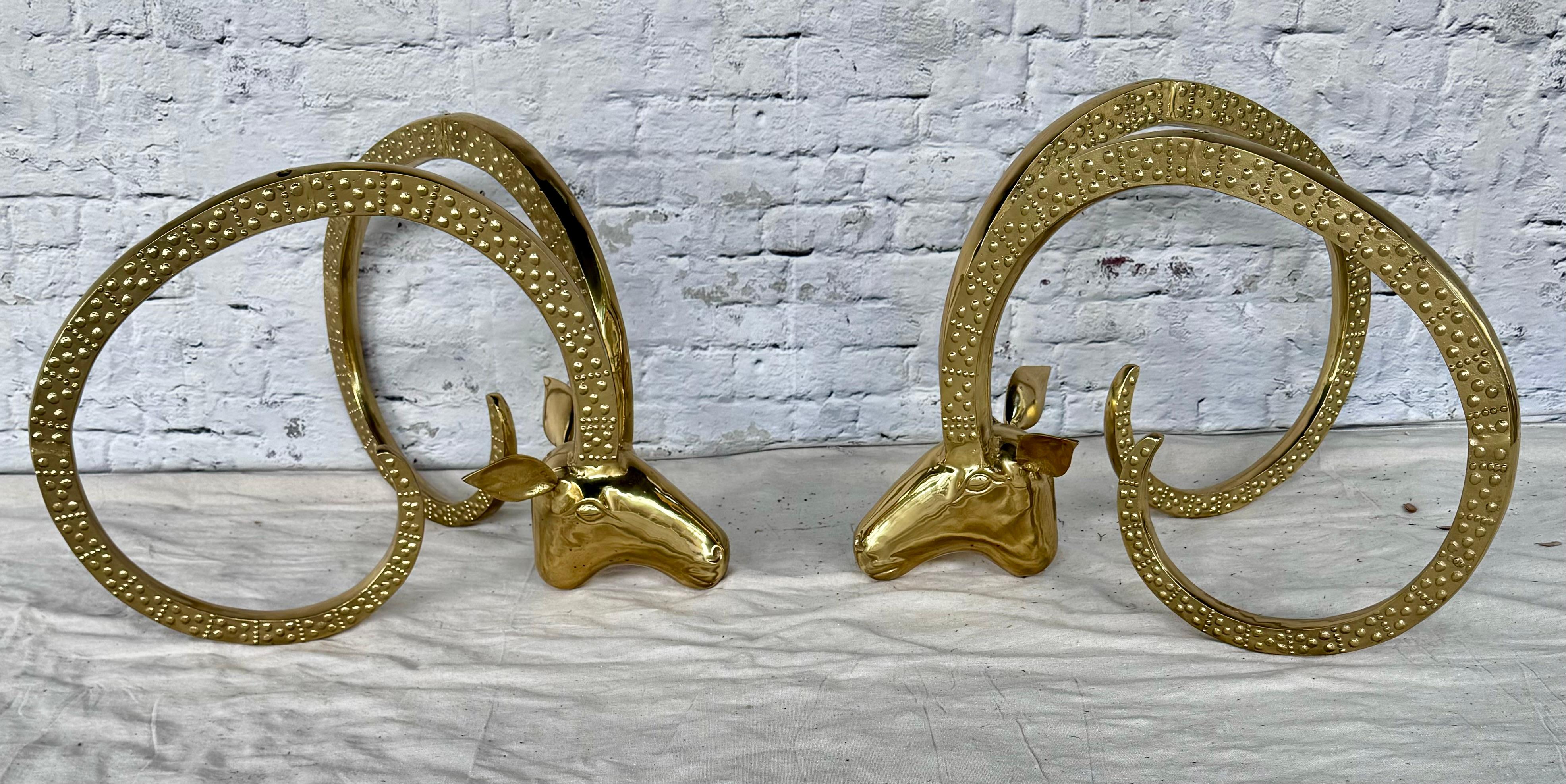 Paire de bases de tables basses à tête en Ibex de style Alain Chervet 1