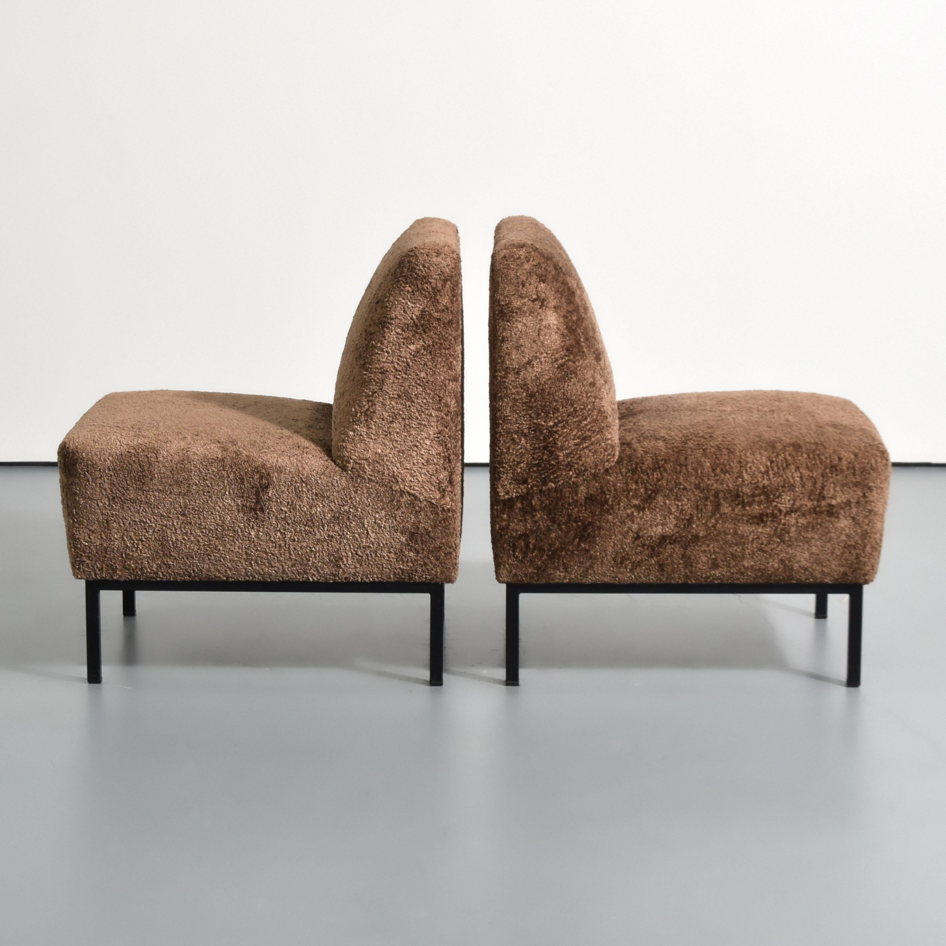 Français Paire de chaises longues Alain Richard, design moderniste français en vente