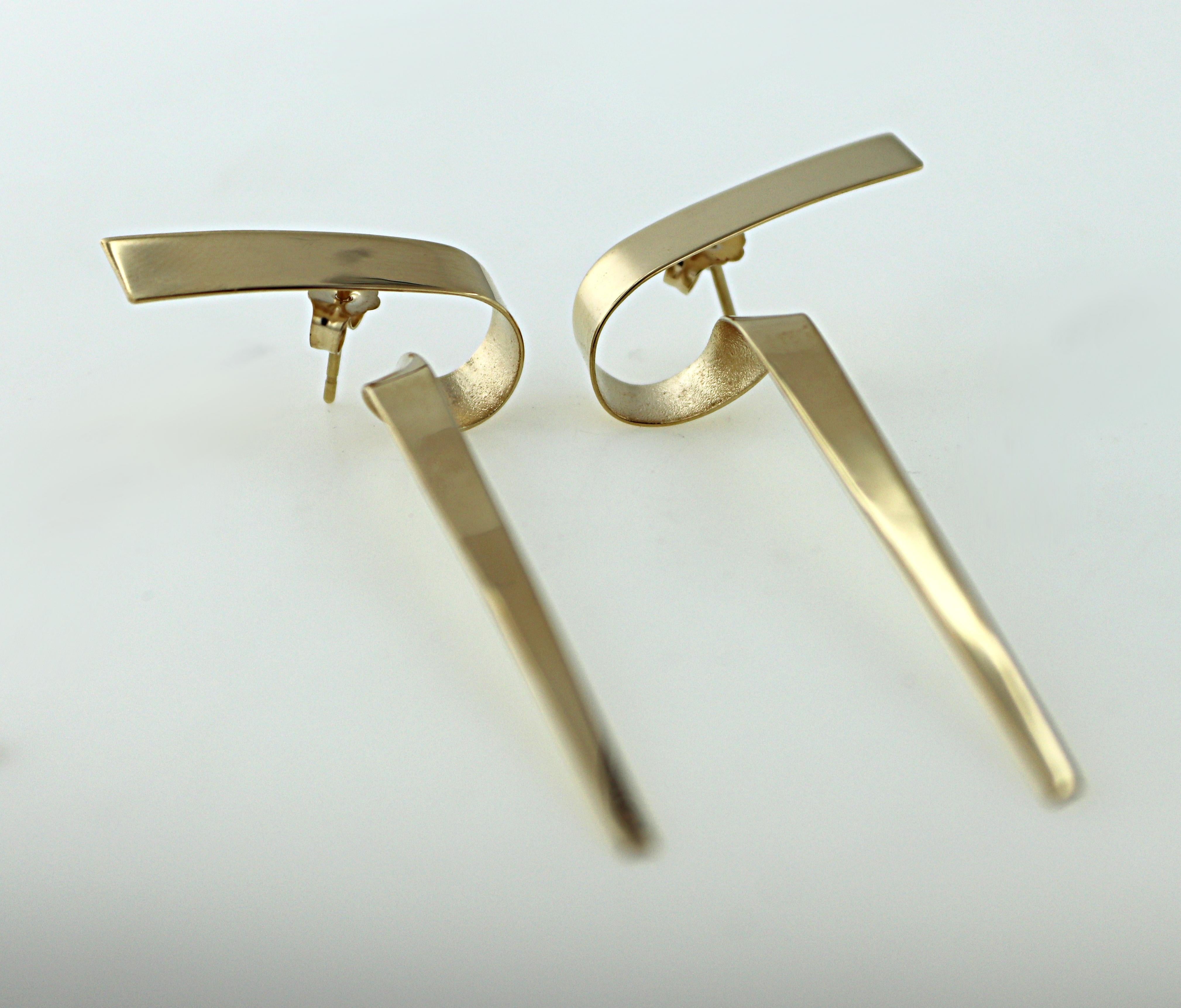 Artisan Pair of Alan Revere 14k Yellow Gold Earrings For Sale