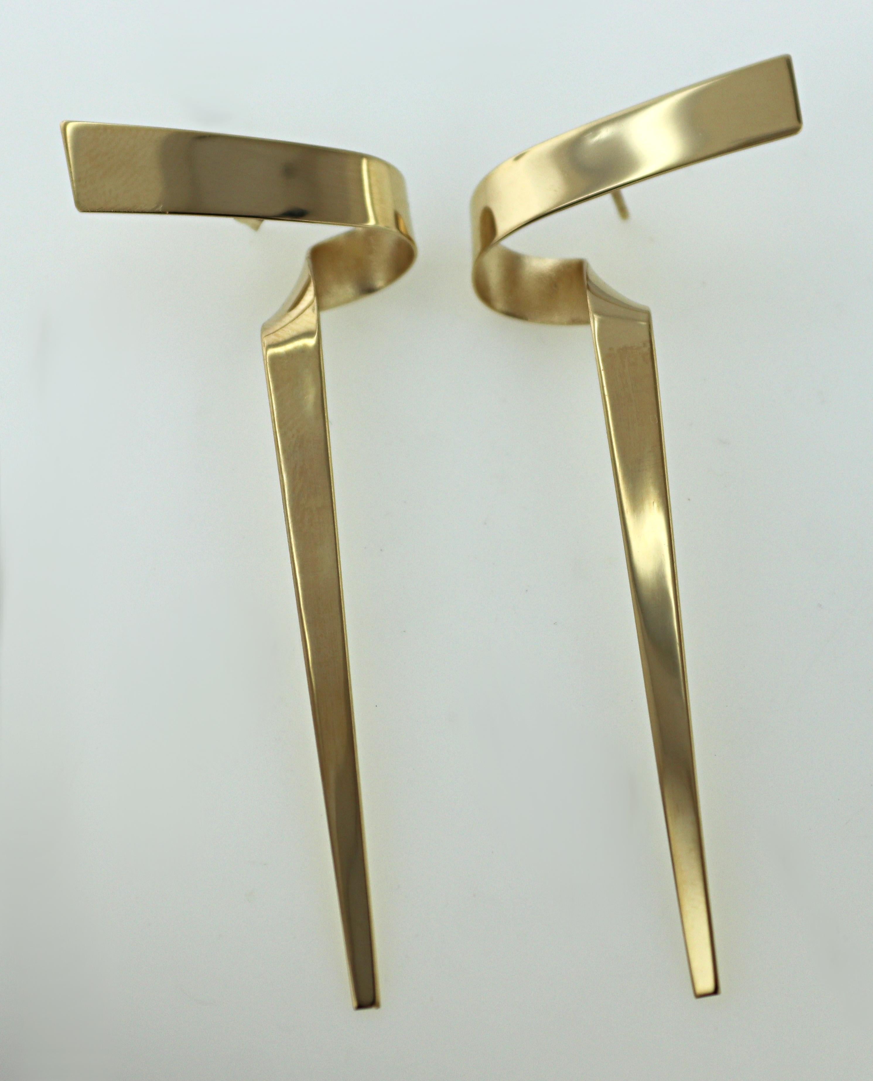 Pair of Alan Revere 14k Yellow Gold Earrings For Sale 2