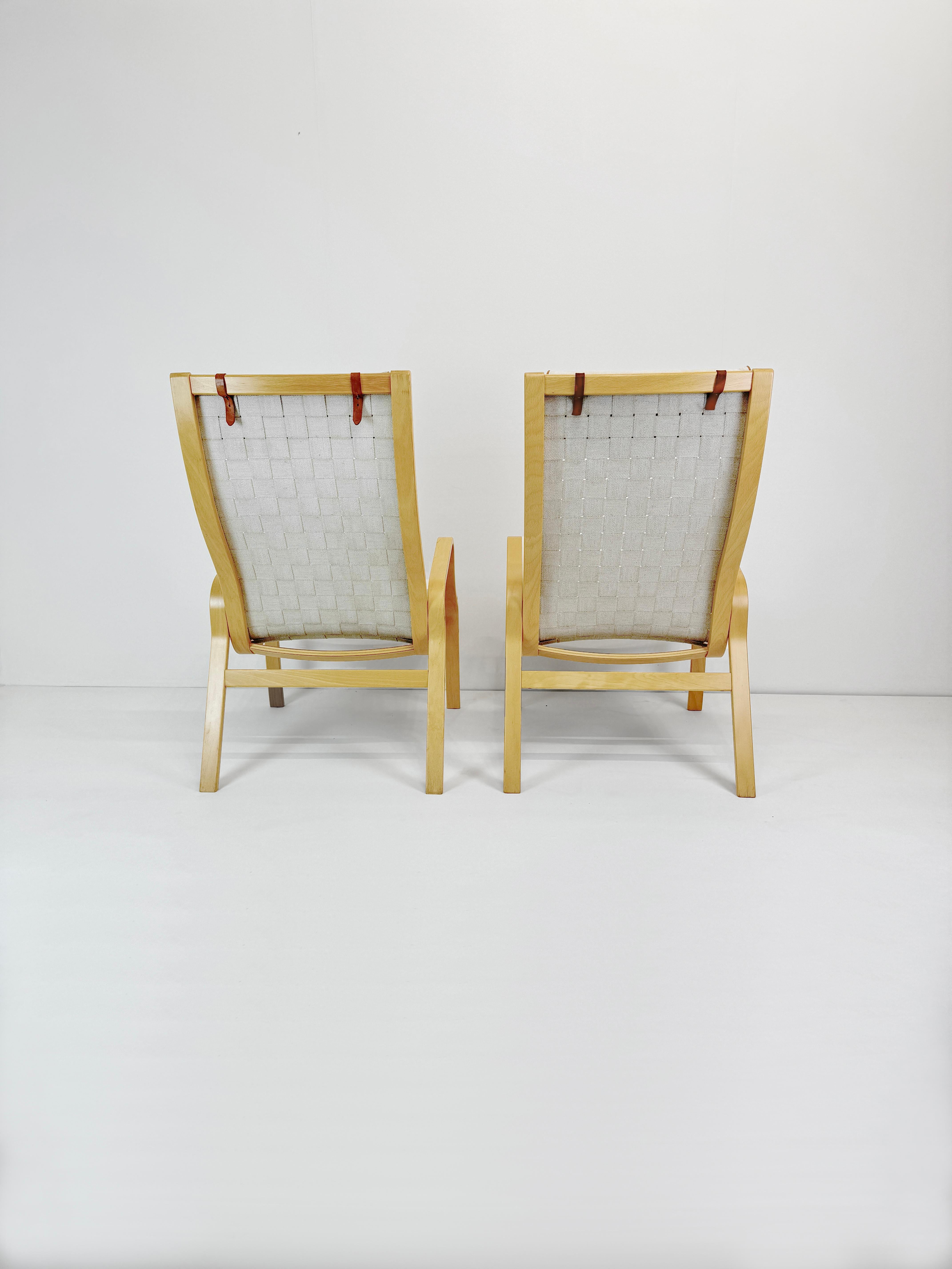 Ein Paar Bugholz-Lounge-Stühle von Finn Østergaard, Dänemark 1970er Jahre (Leinwand) im Angebot