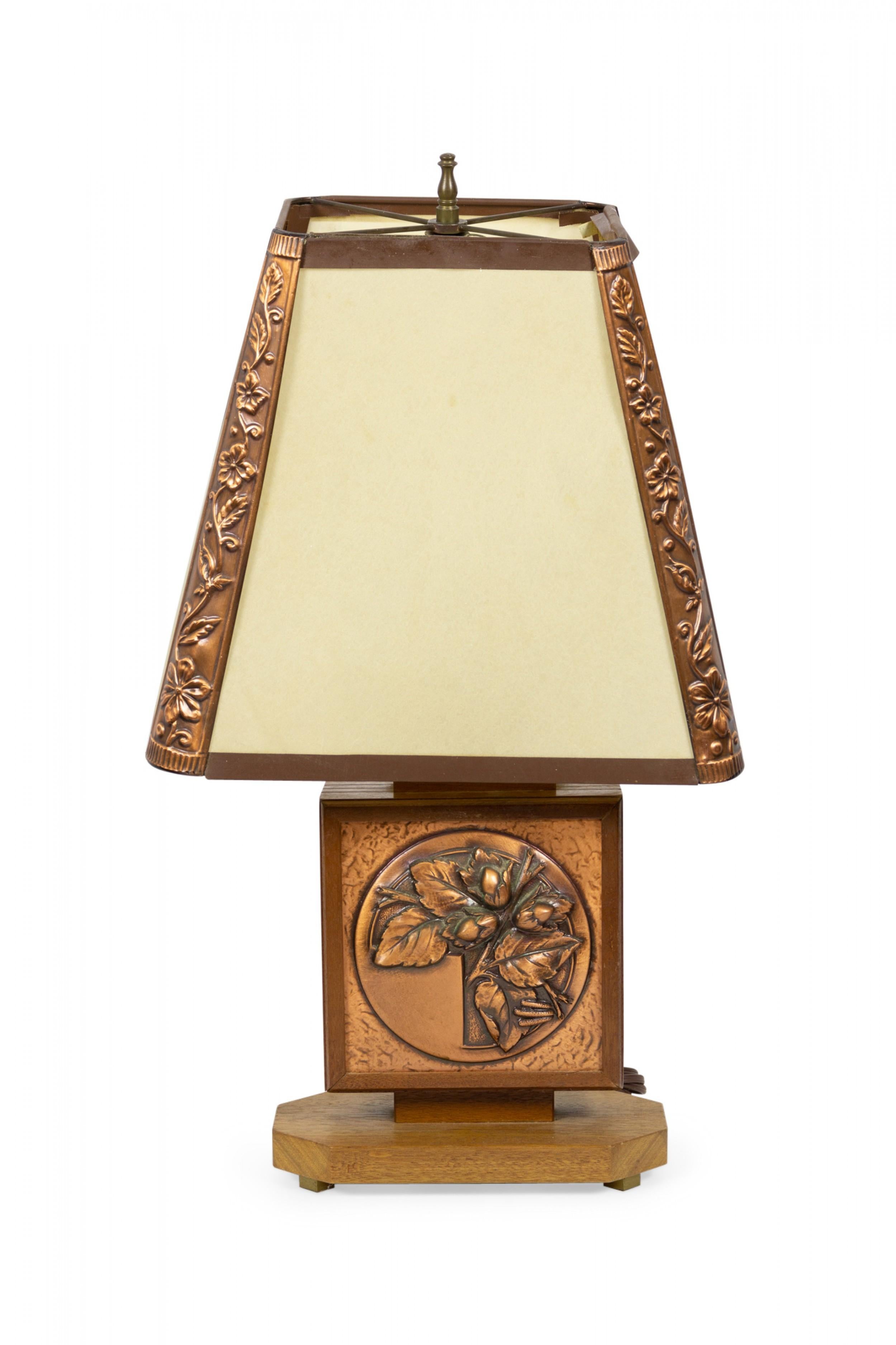 Pair of Albert Gilles French Art Deco Embossed Copper Table Lamps In Good Condition For Sale In New York, NY