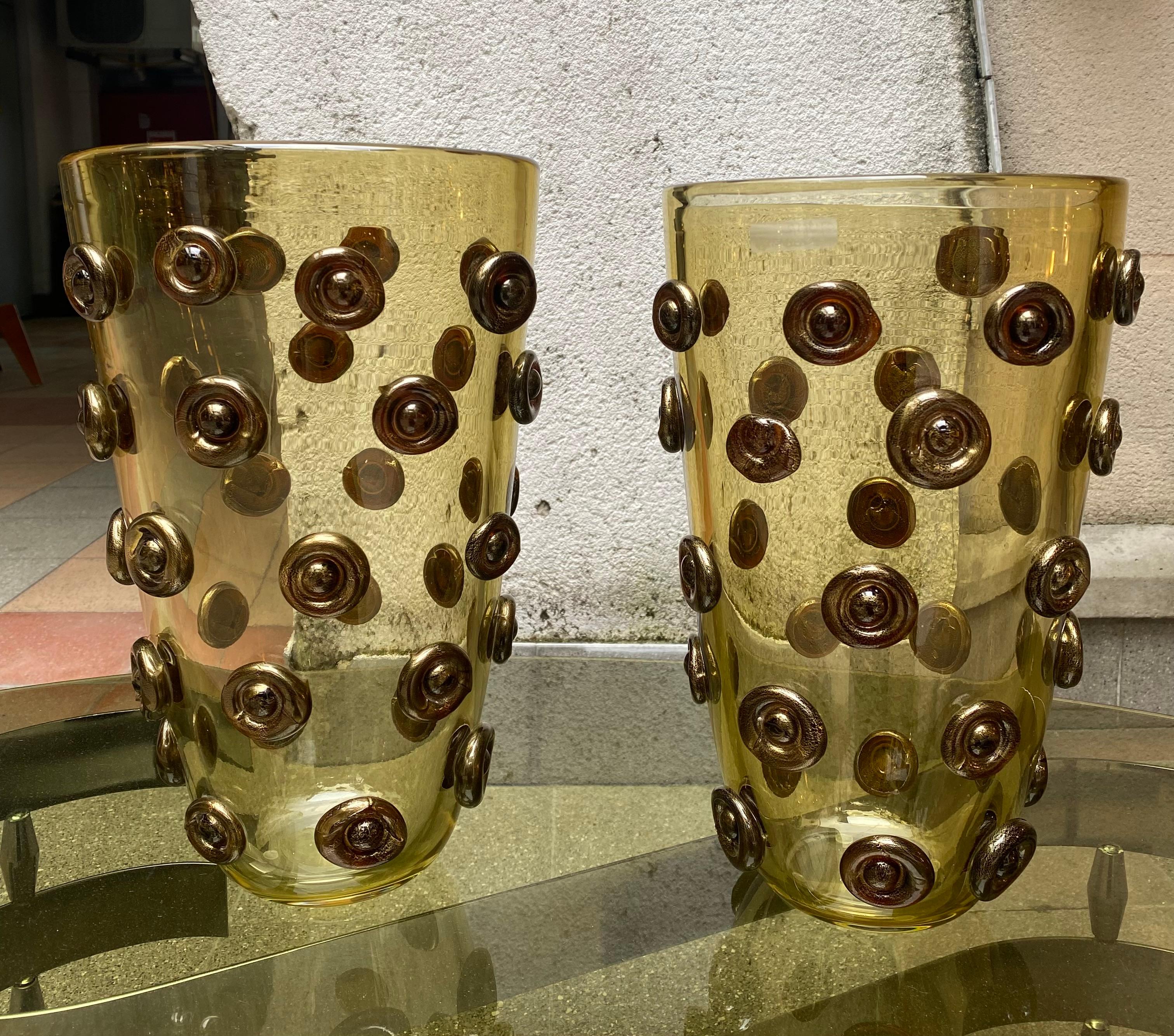 Pair of Alberto Dona Murano vases
Yellow Murano glass 
Dimensions : h38xl23xp17cm

Price : 3200€ for the pair.