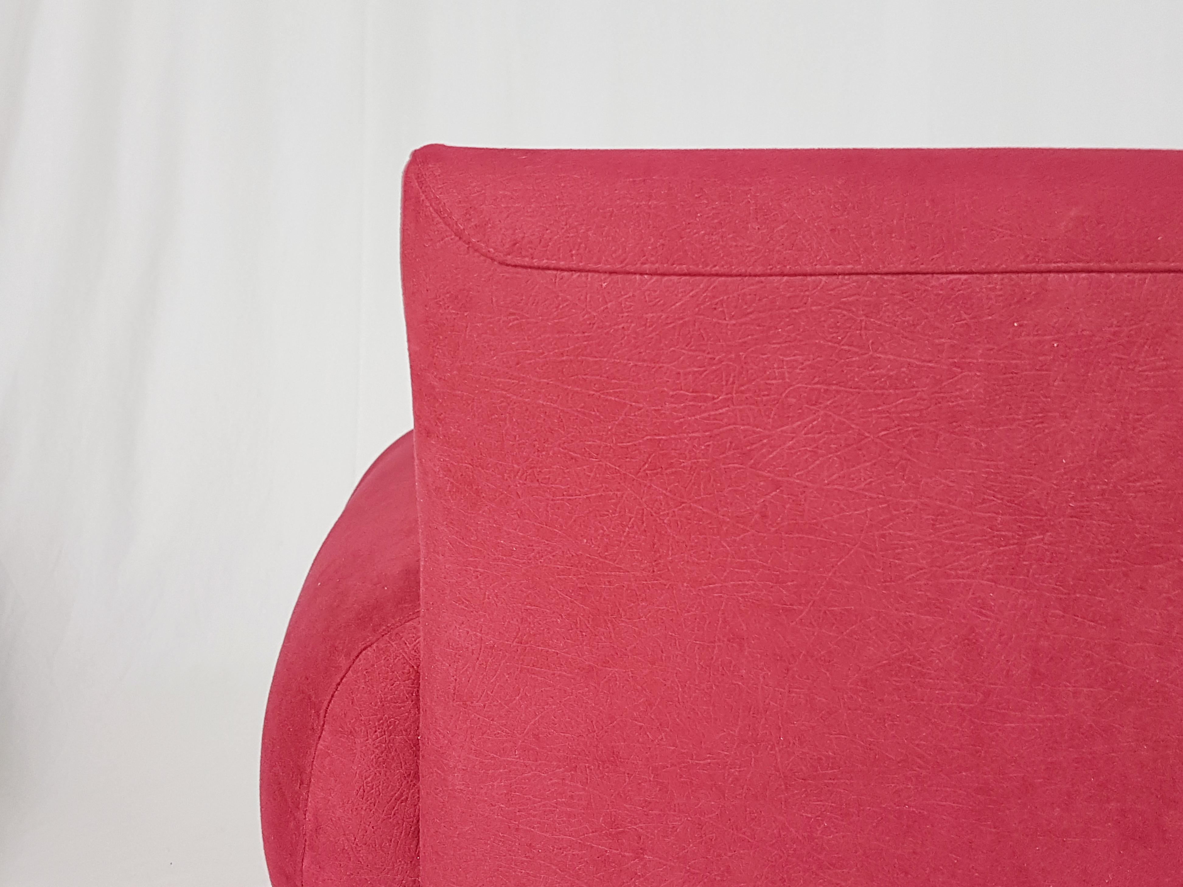 Mid-20th Century Pair of Alcantara Crimson & Wood 2-Seat 1960s Sofa by Cassina For Sale