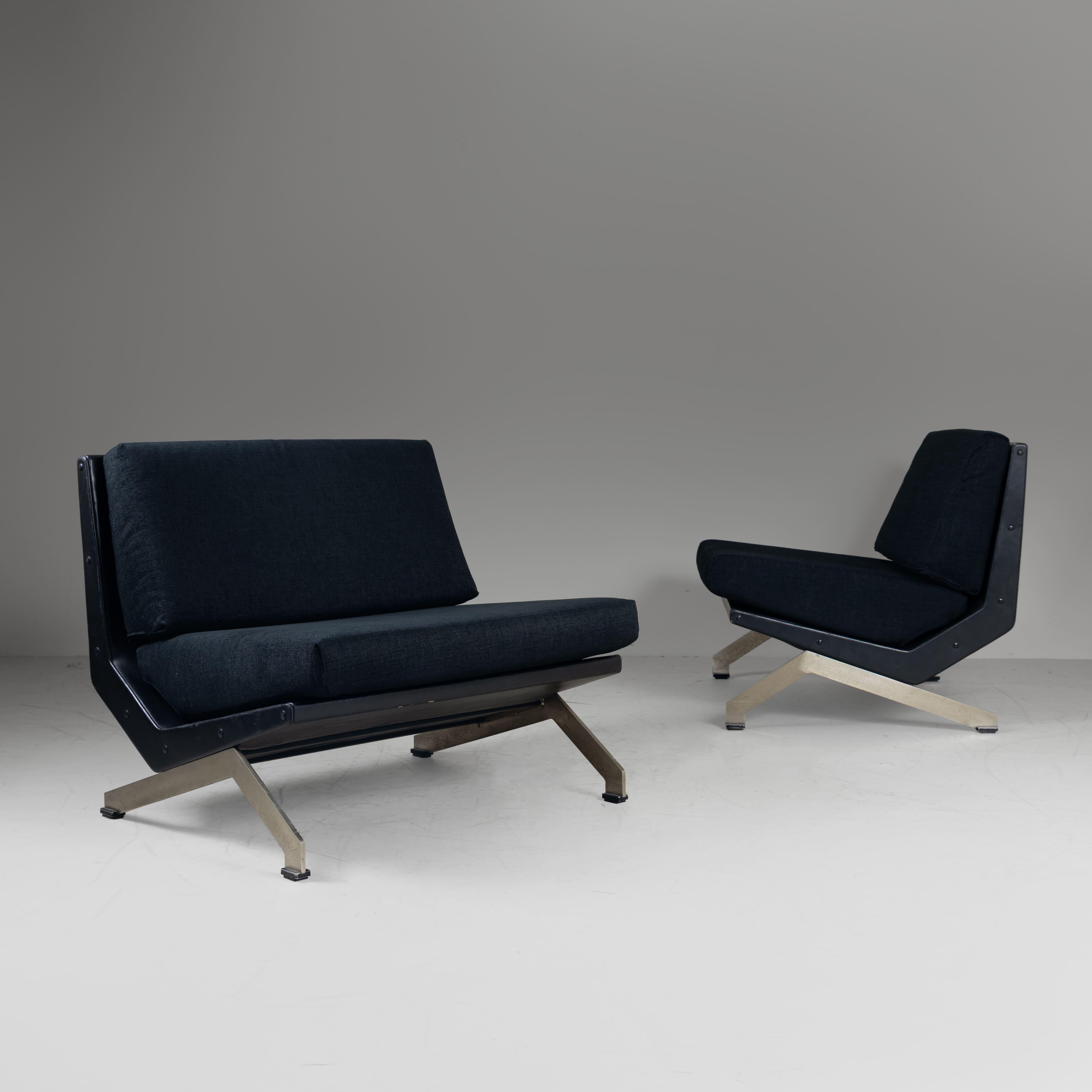 Pair of Alessandra armchairs by Gianni Moscatelli Formanova 1980 postmodern In Good Condition For Sale In Milano, Lombardia