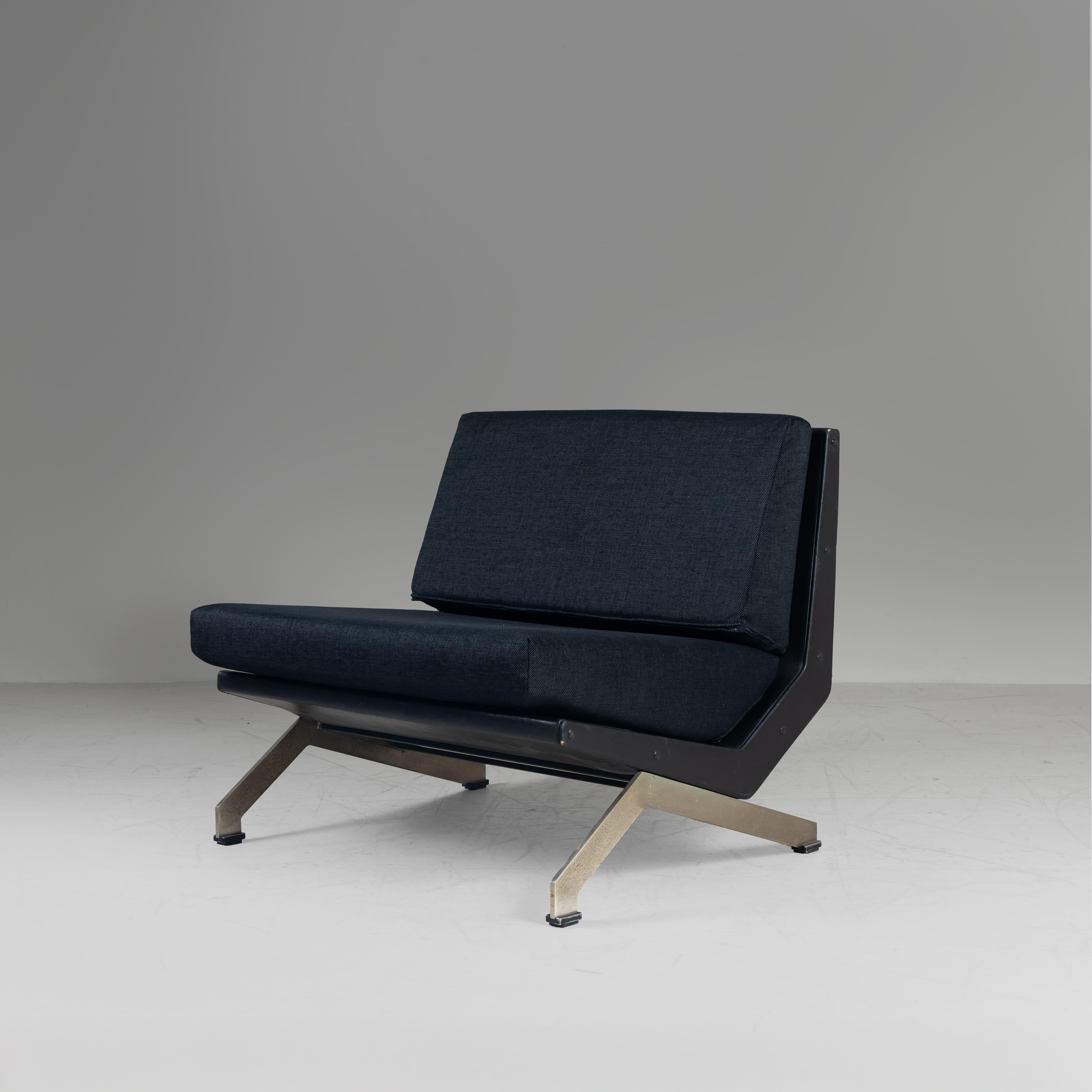 Leather Pair of Alessandra armchairs by Gianni Moscatelli Formanova 1980 postmodern For Sale