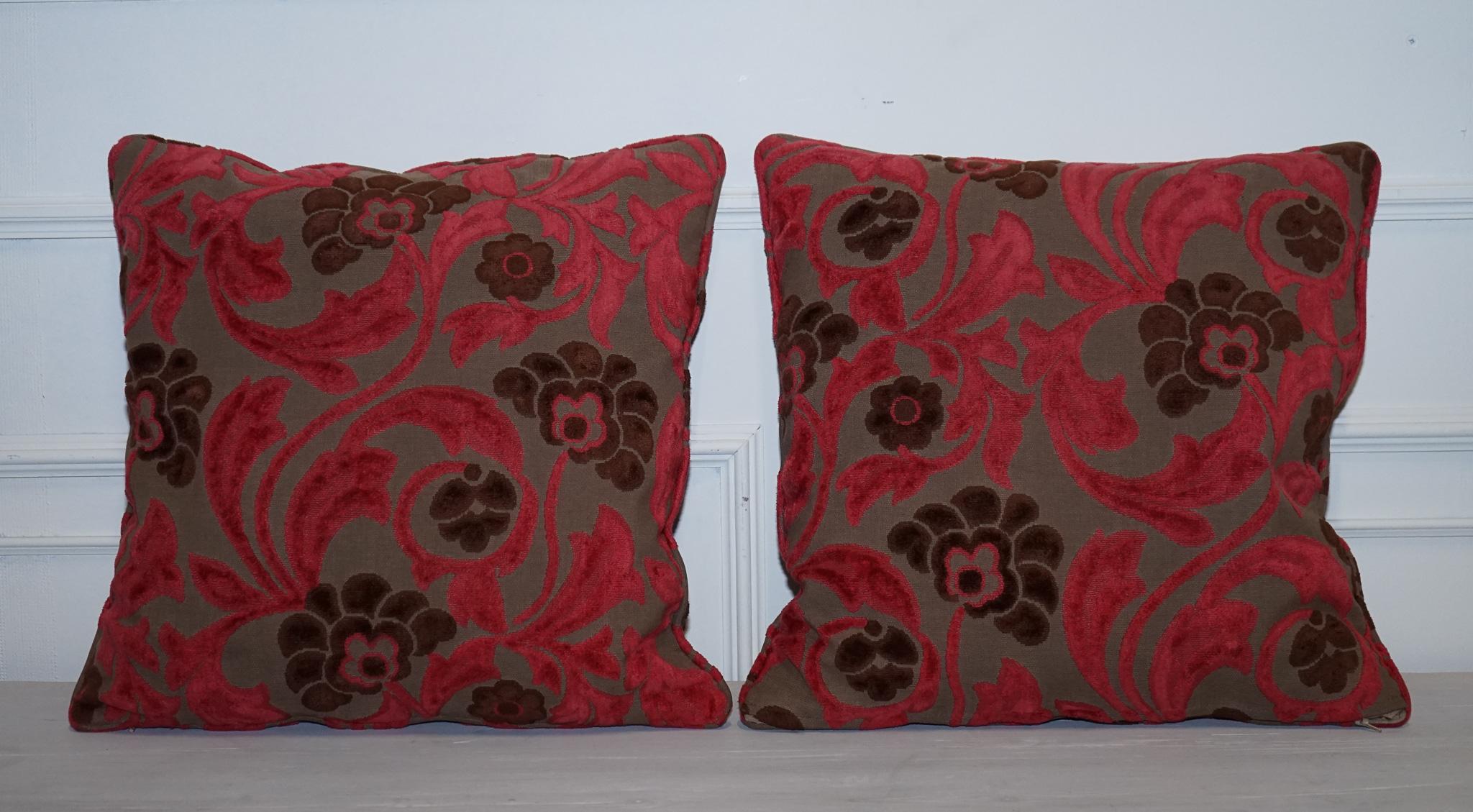 XX secolo PAiR di James Alexander & James CUSCINI FLOREALI HUDSON SCATTER in vendita