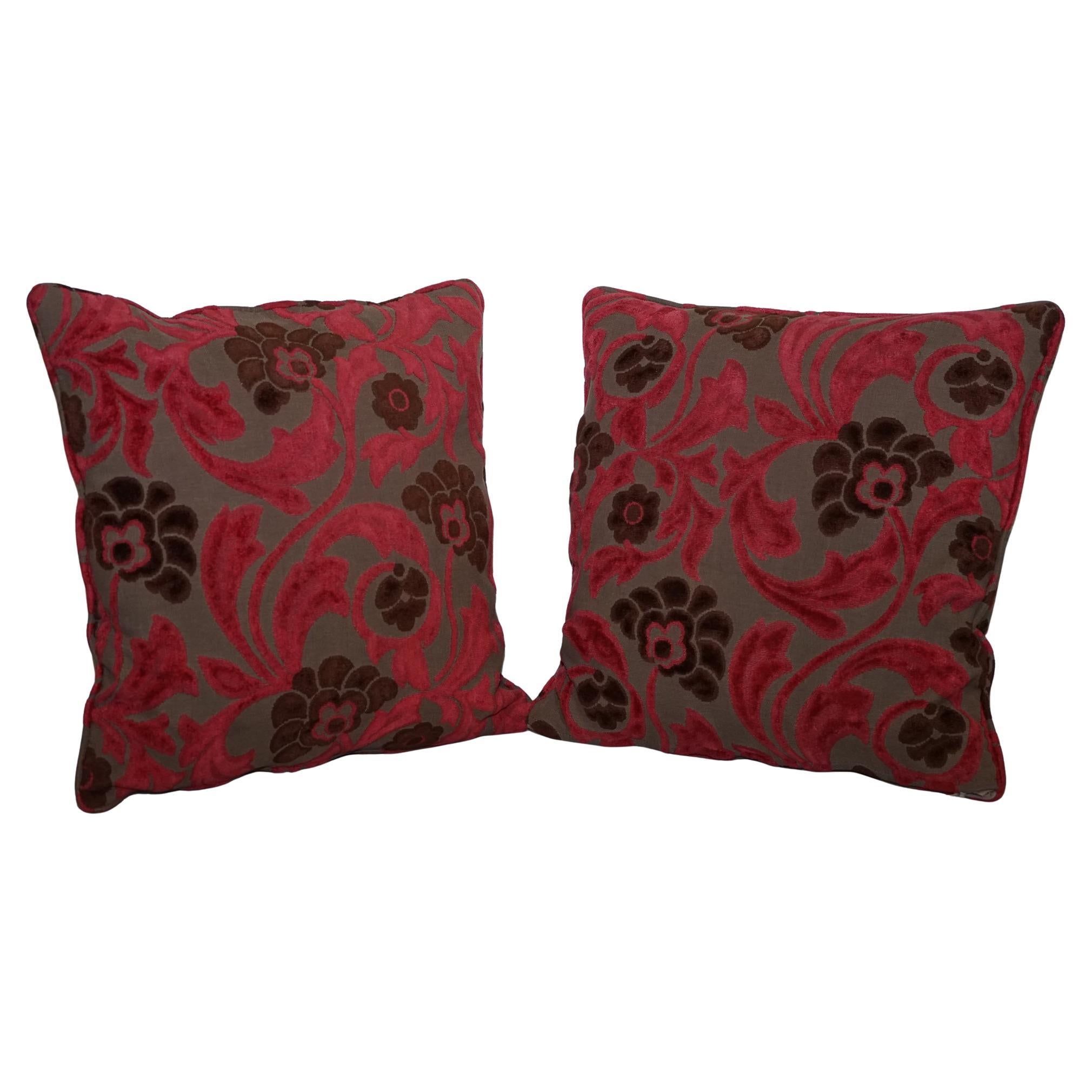 PAiR OF ALEXANDER & JAMES FLORAL HUDSON SCATTER CUSHIONS