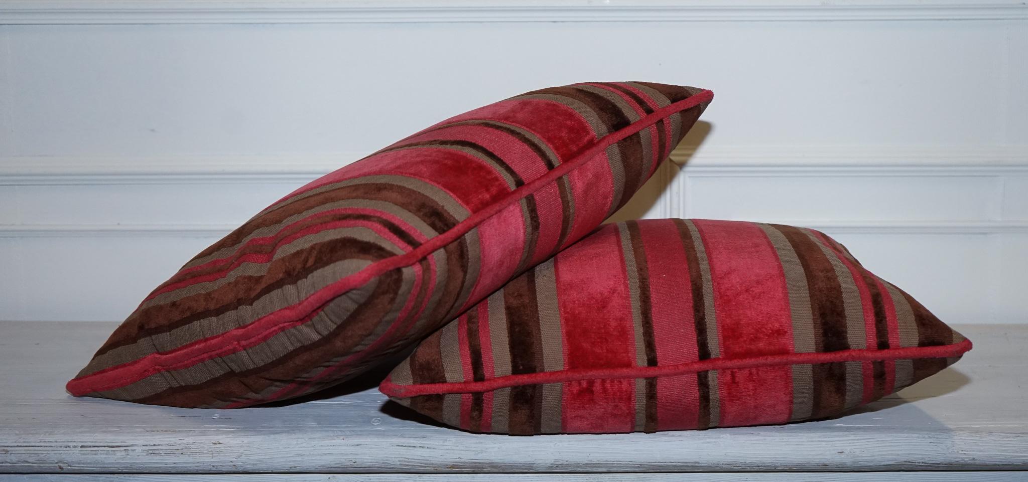 20ième siècle Paire de coiffeuses ALEXANDER & JAMES HUDSON STRiPEY en vente