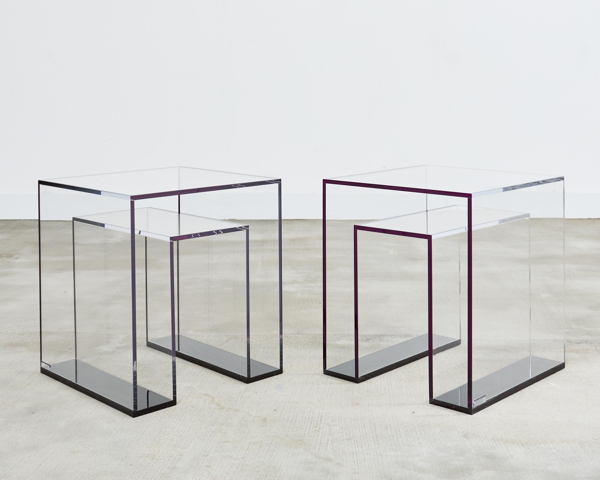 Pareja de mesas para bebidas de acrílico brillante Alexandra Von Furtsenberg Moderno en venta