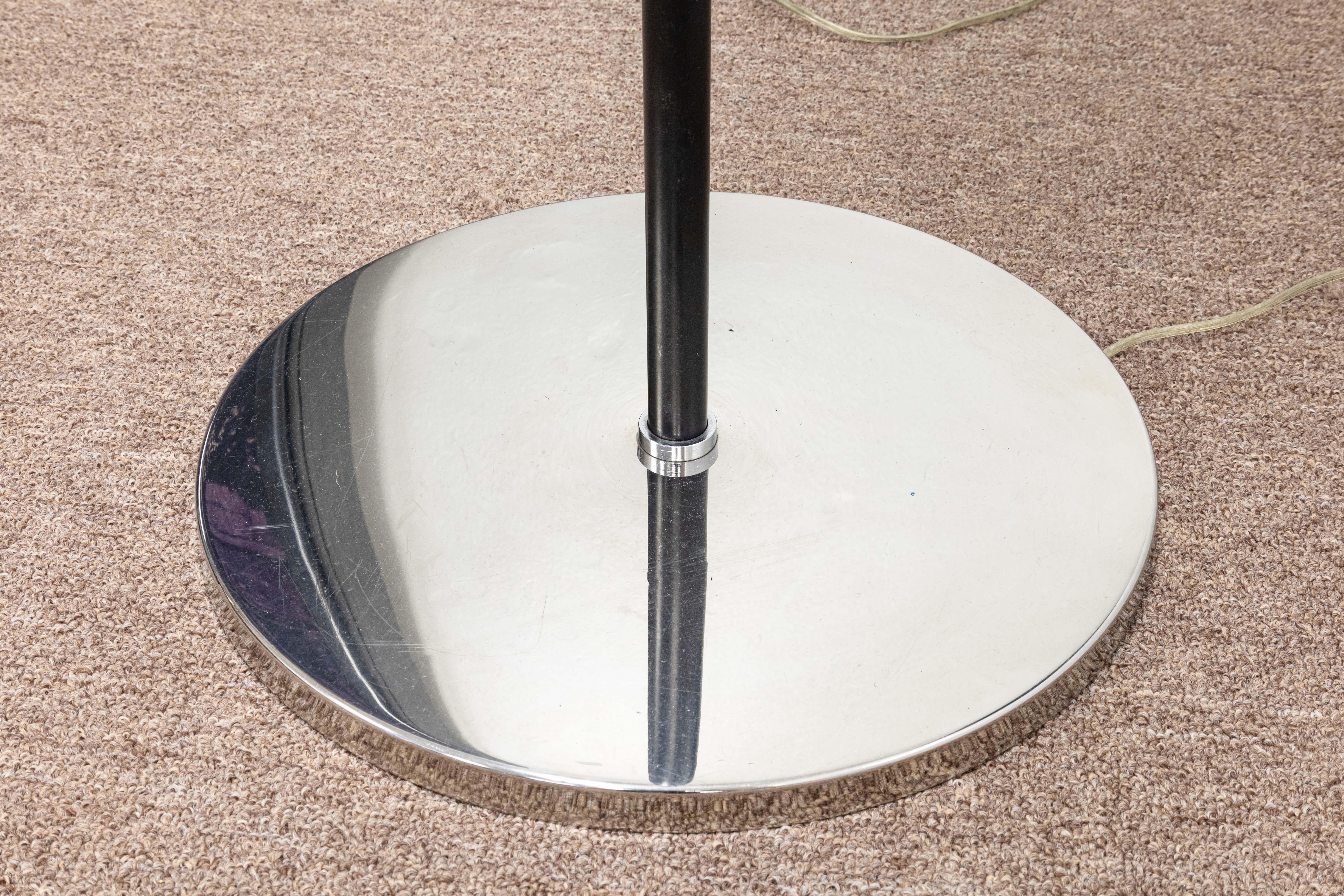Pair of Alfredo Barbini for Murano Glass Black Metal and Chrome Floor Lamps For Sale 4