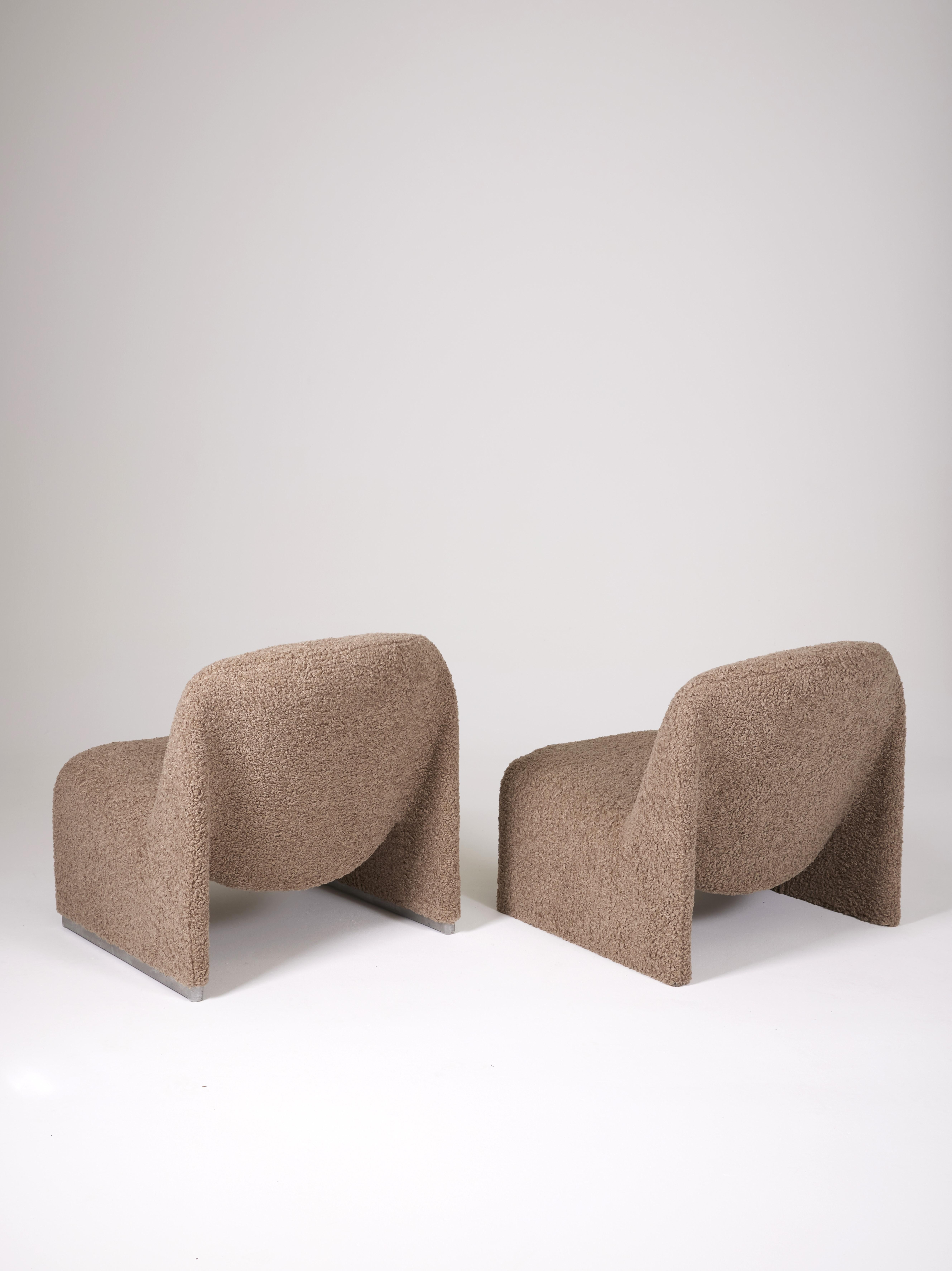 Pair of Alky armchairs by Giancarlo Piretti for Artifort, Italy 1970s  In Excellent Condition In PARIS, FR