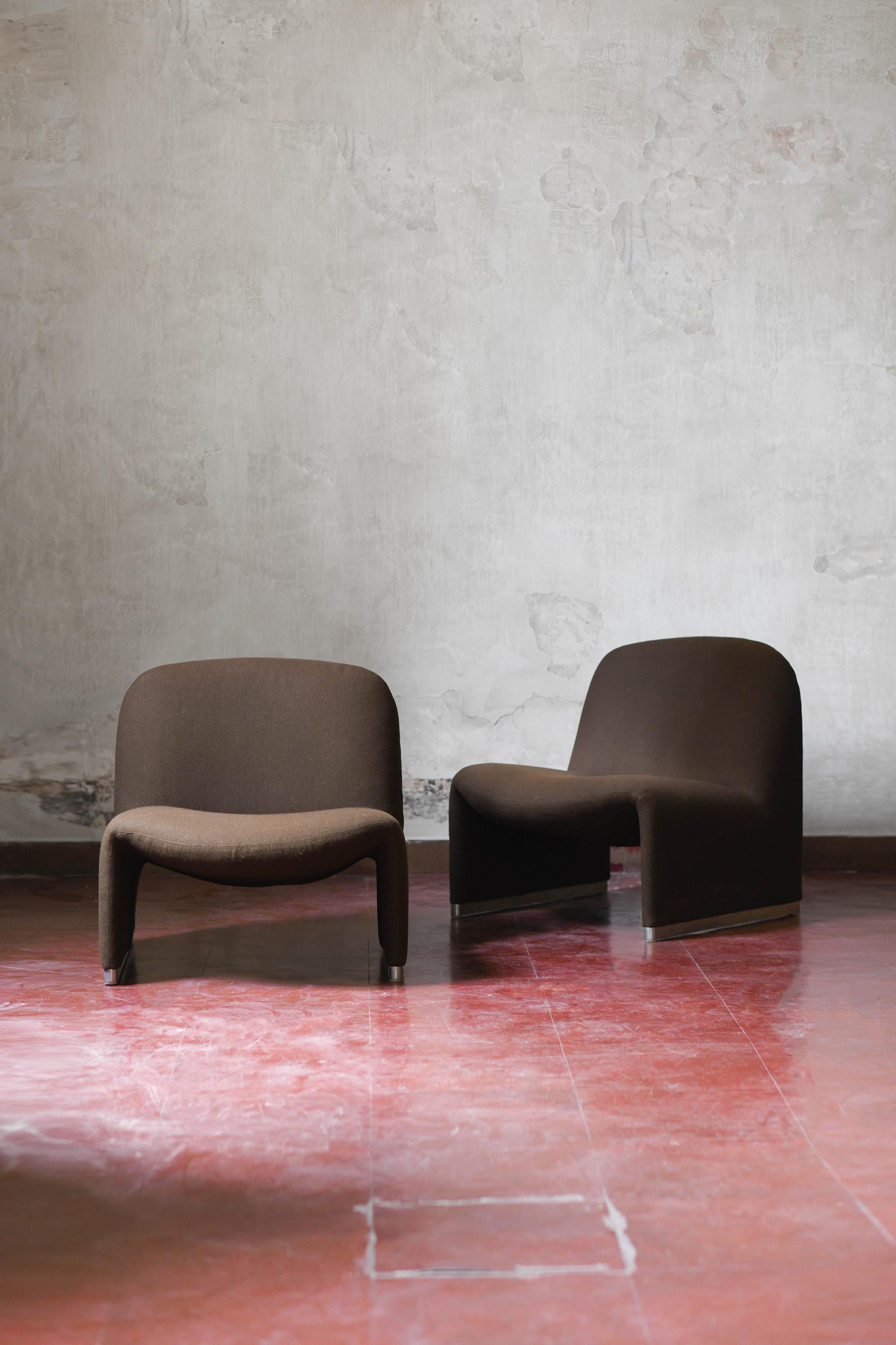 Pair of Alky armchairs by Giancarlo Piretti for Castelli, 1970
Product details
Dimensions: 63 W x 69 H x 75 D cm