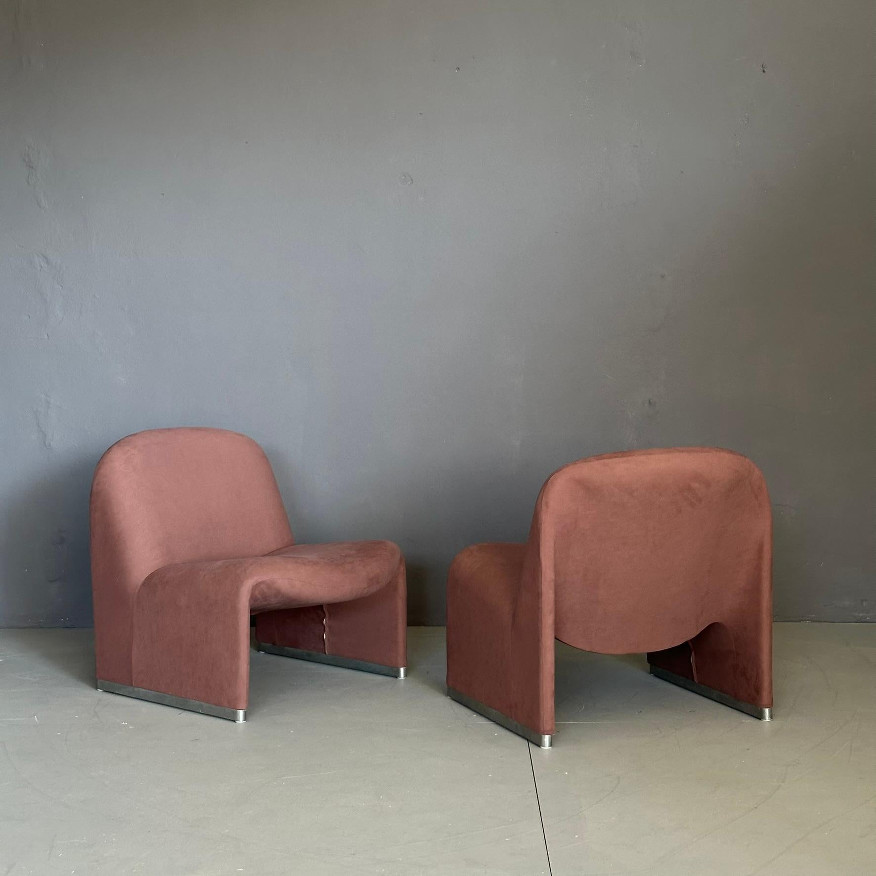 Mid-Century Modern Pair of  'ALKY' armchairs design by Giancarlo Piretti for Anonima Castelli 1970 For Sale