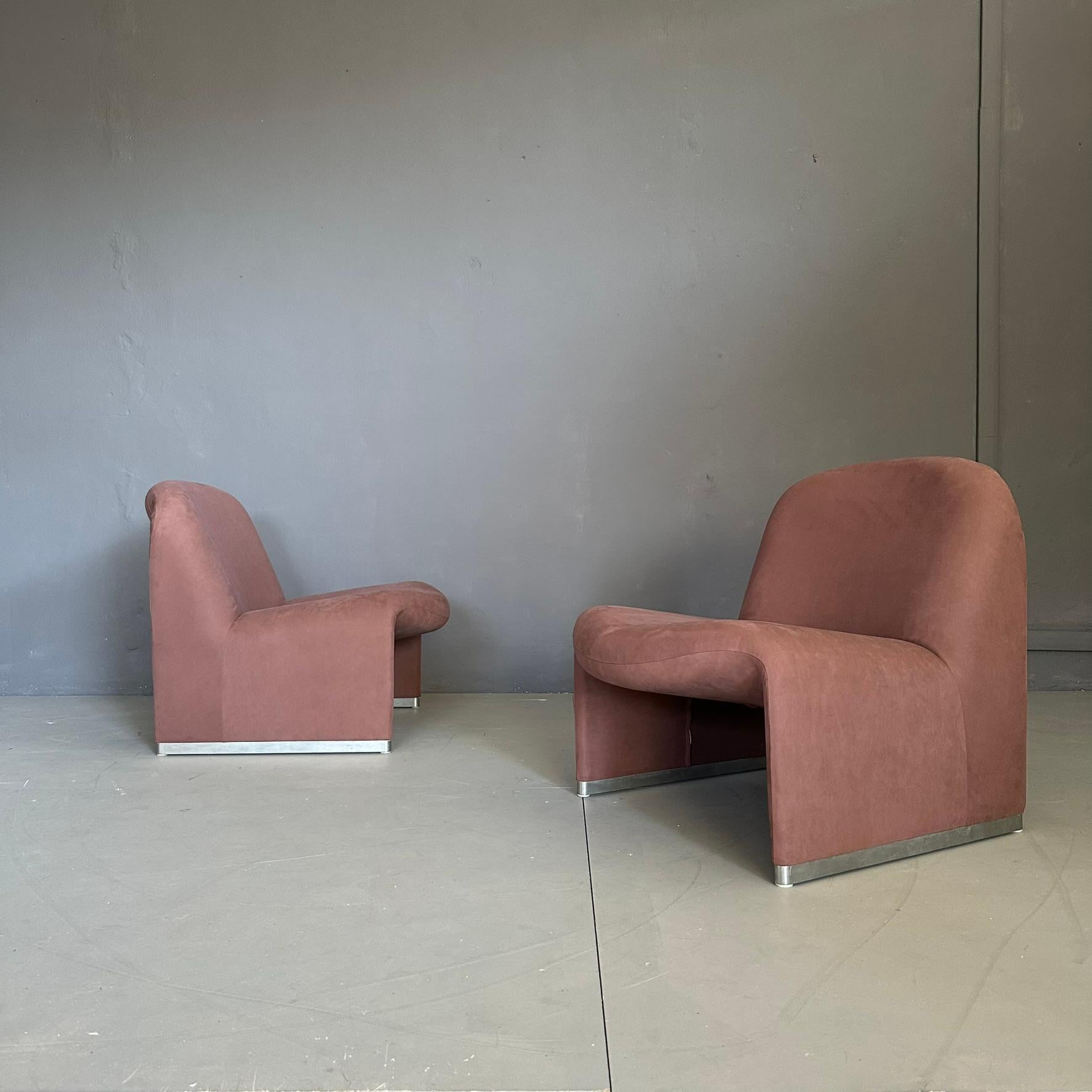 Pair of  'ALKY' armchairs design by Giancarlo Piretti for Anonima Castelli 1970 In Good Condition For Sale In Milan, IT