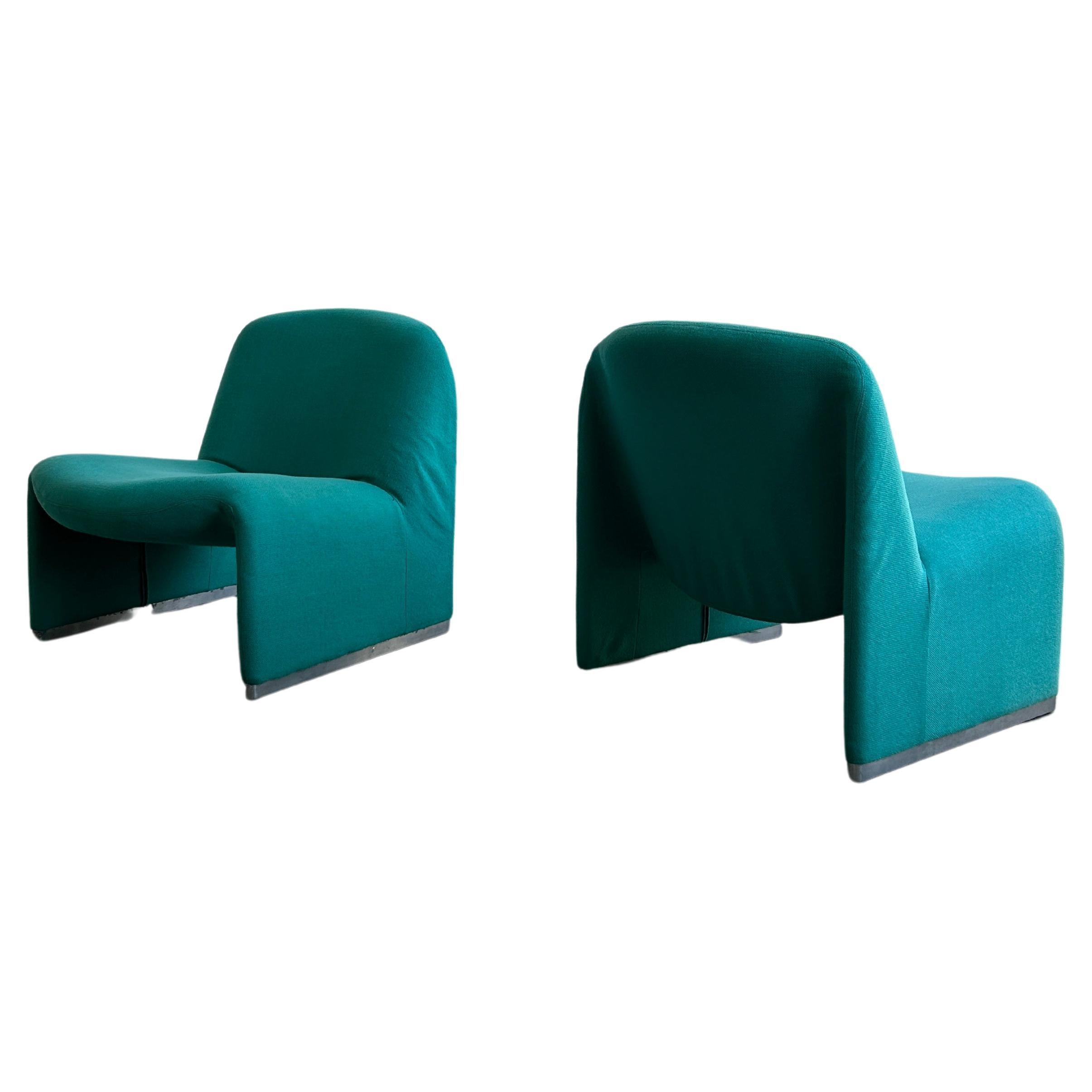 A pair of the iconic Alky chairs, designed by Giancarlo Piretti for Anonima Castelli. Produced in the late 1970s in Italy.
Iconic Italian design.

Overall very well preserved and in very good vintage condition with expected signs of age and