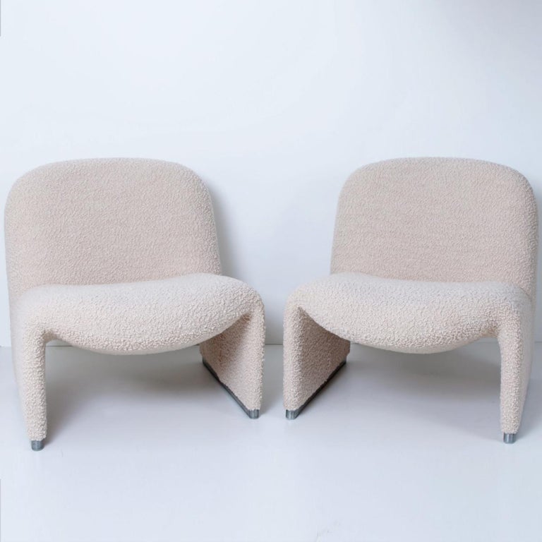 Mid-Century Modern Pair of 'Alky' Chairs by Piretti New Upholstery Boucle Nimbus Dedar For Sale