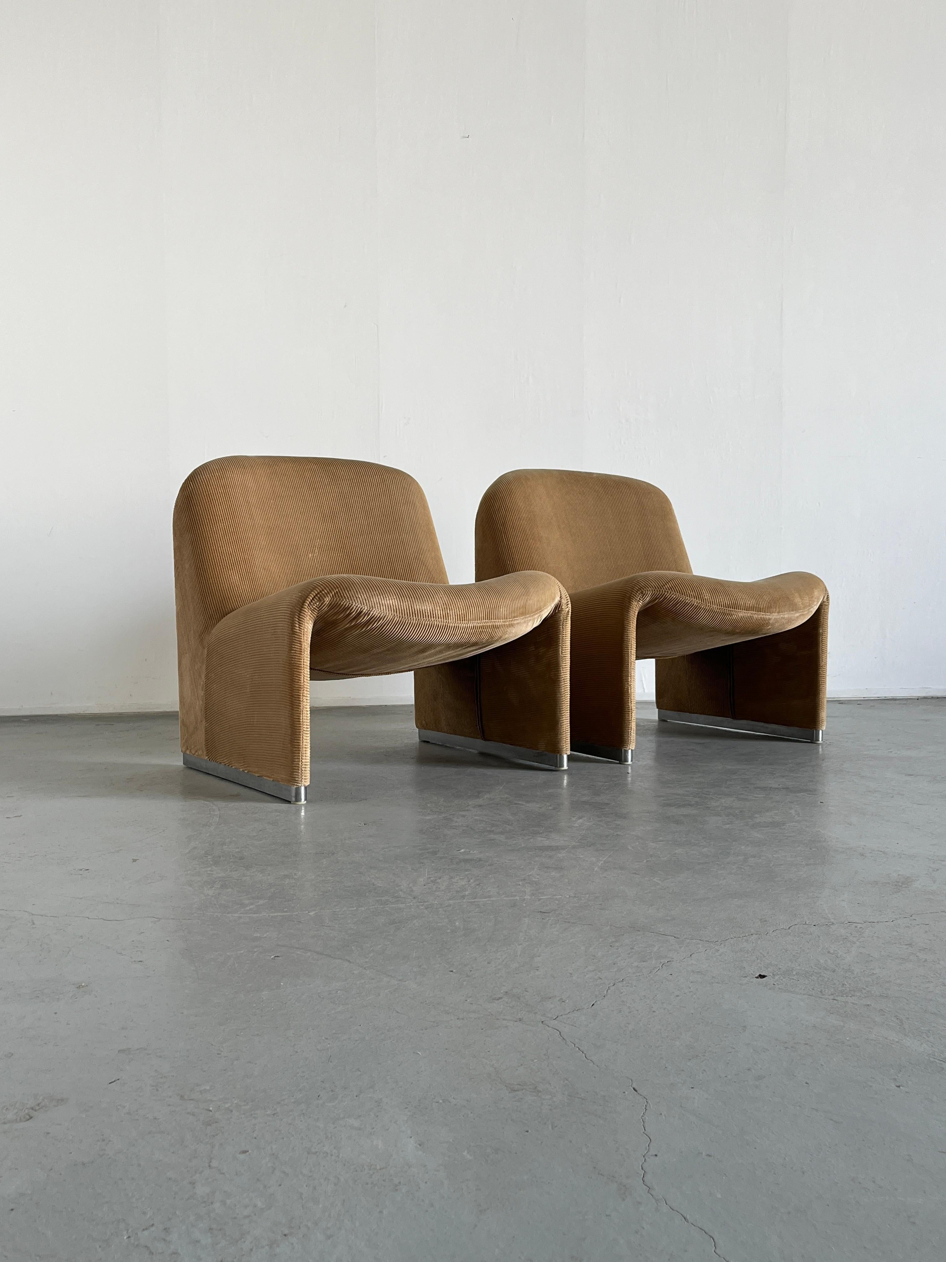 Mid-Century Modern Pair of Alky Chairs in Beige Corduroy by Giancarlo Piretti for Anonima Castelli