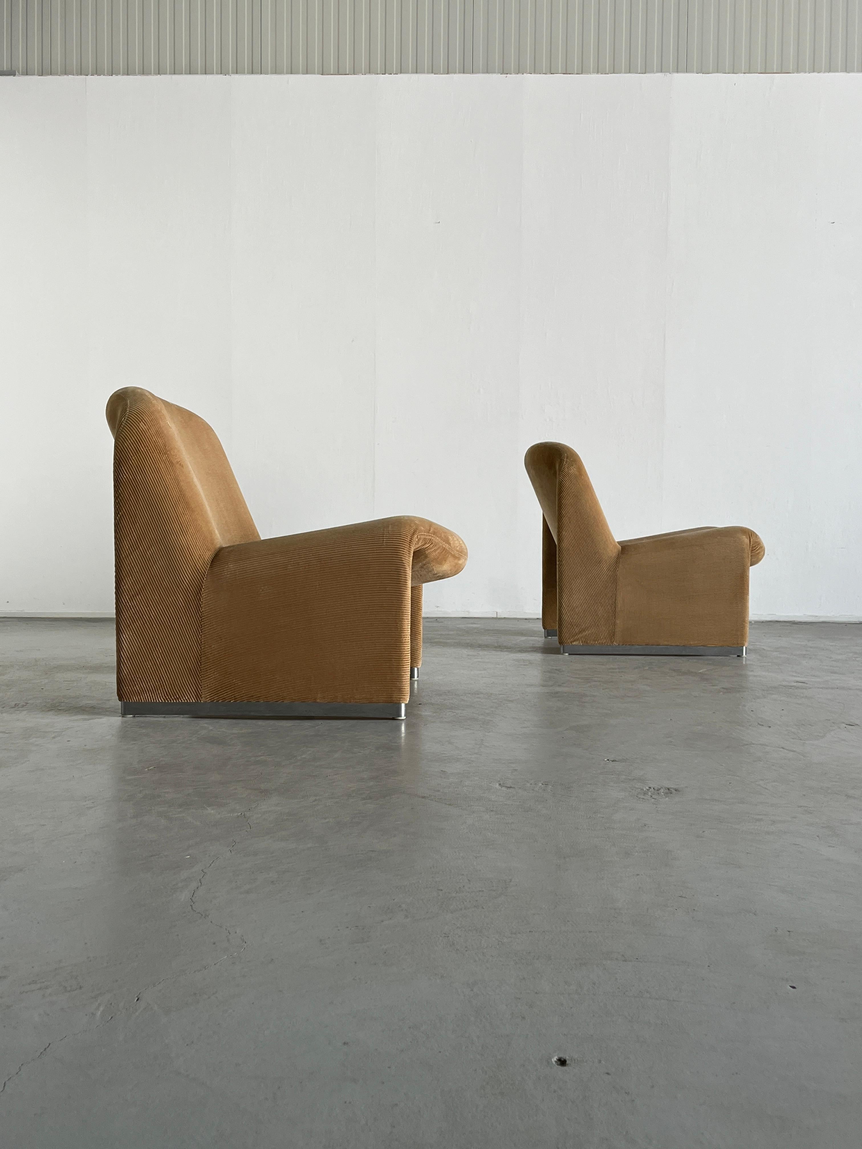 Pair of Alky Chairs in Beige Corduroy by Giancarlo Piretti for Anonima Castelli In Good Condition In Zagreb, HR