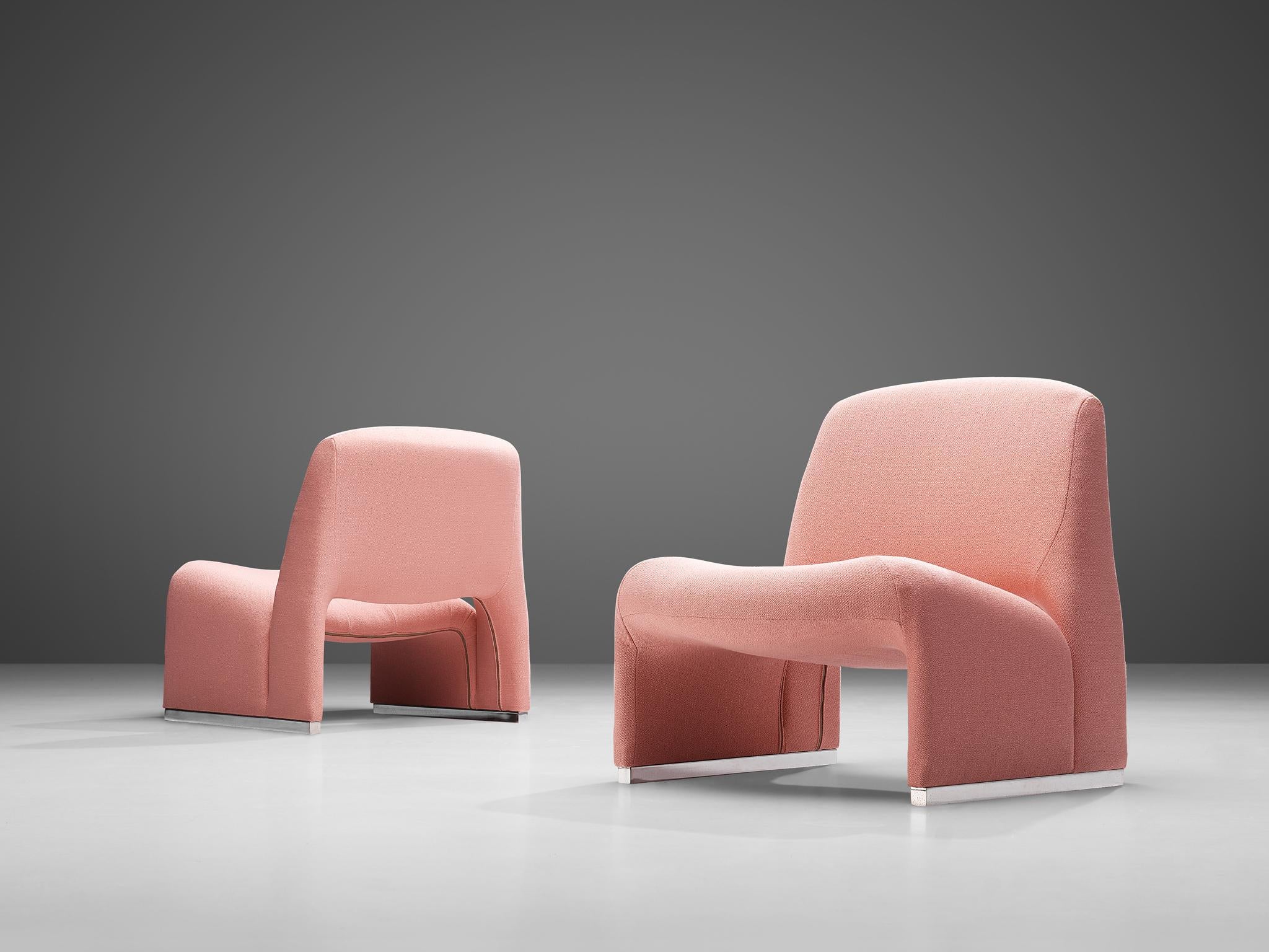 Lounge chairs, pink fabric, metal, Italy, 1970s

These lounge chairs strongly remind of Giancarlo Piretti’s ‘Alky’ lounge chair (1969), yet they feature characteristic differences. Whereas the ‘Alky’ lounge chair consists of one shell, these chairs