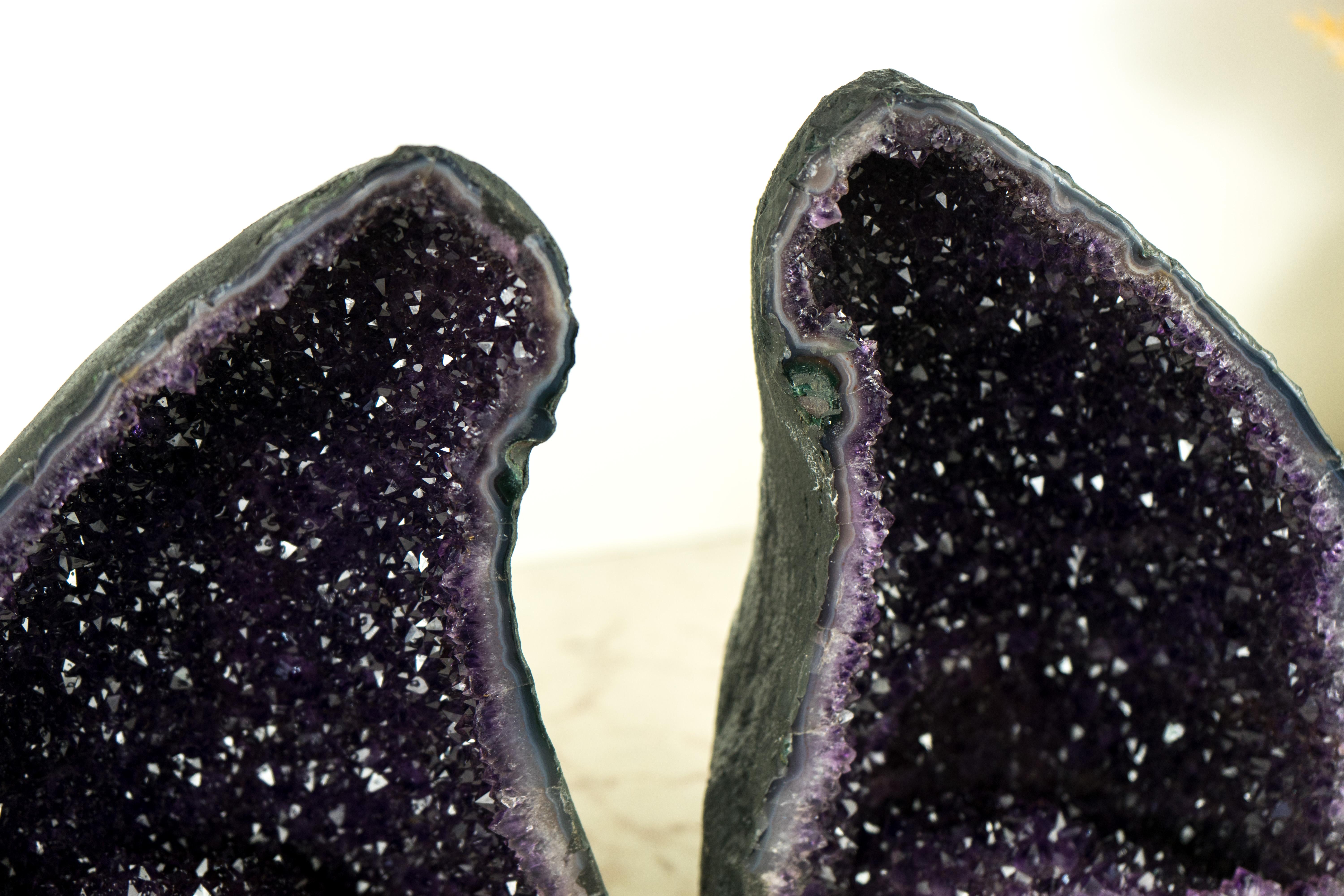 Pair of All-Natural Amethyst Geodes: Intense Purple Amethyst with Galaxy Druzy In New Condition For Sale In Ametista Do Sul, BR