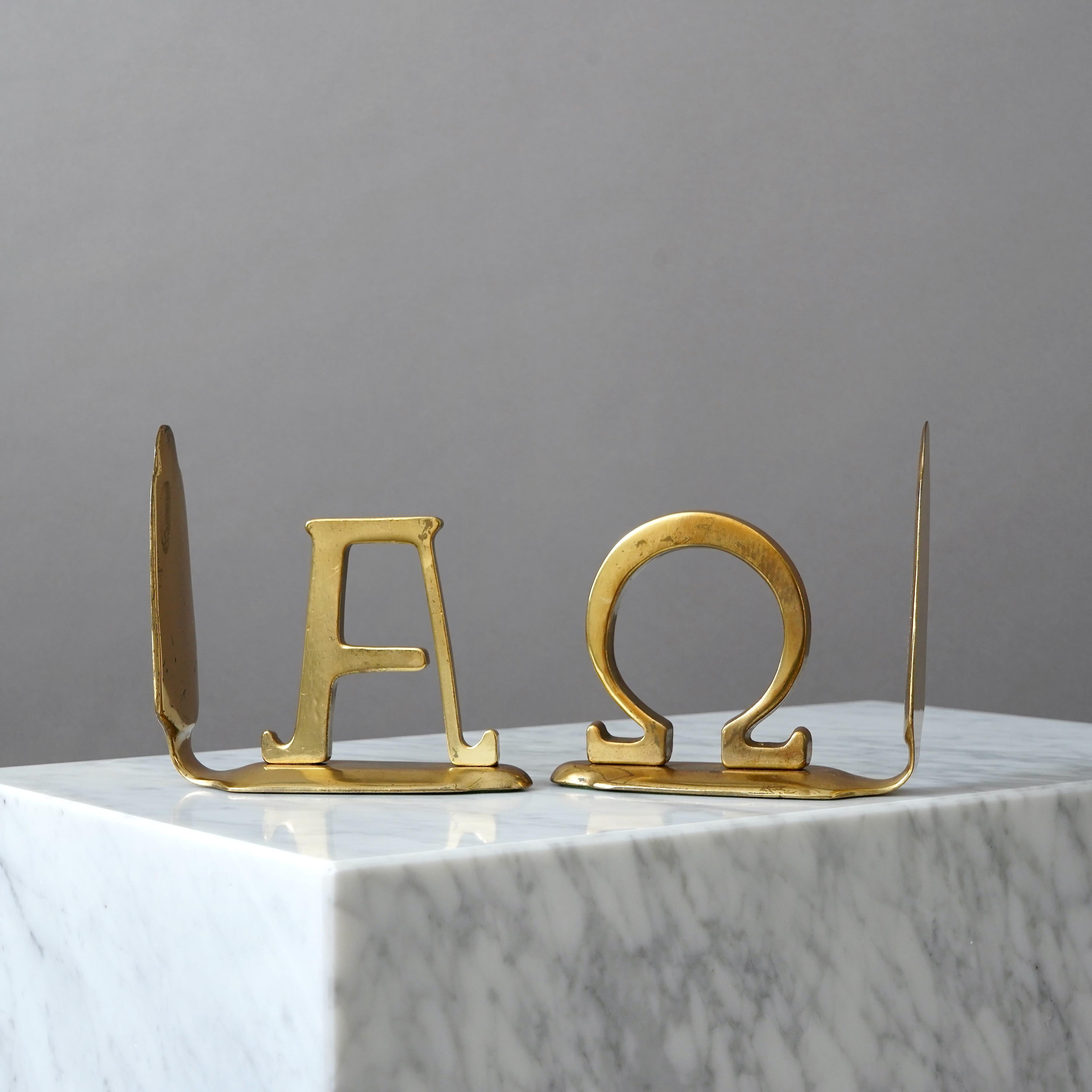 Mid-Century Modern Pair of Alpha and Omega Brass Bookends, Germany, 1960s For Sale