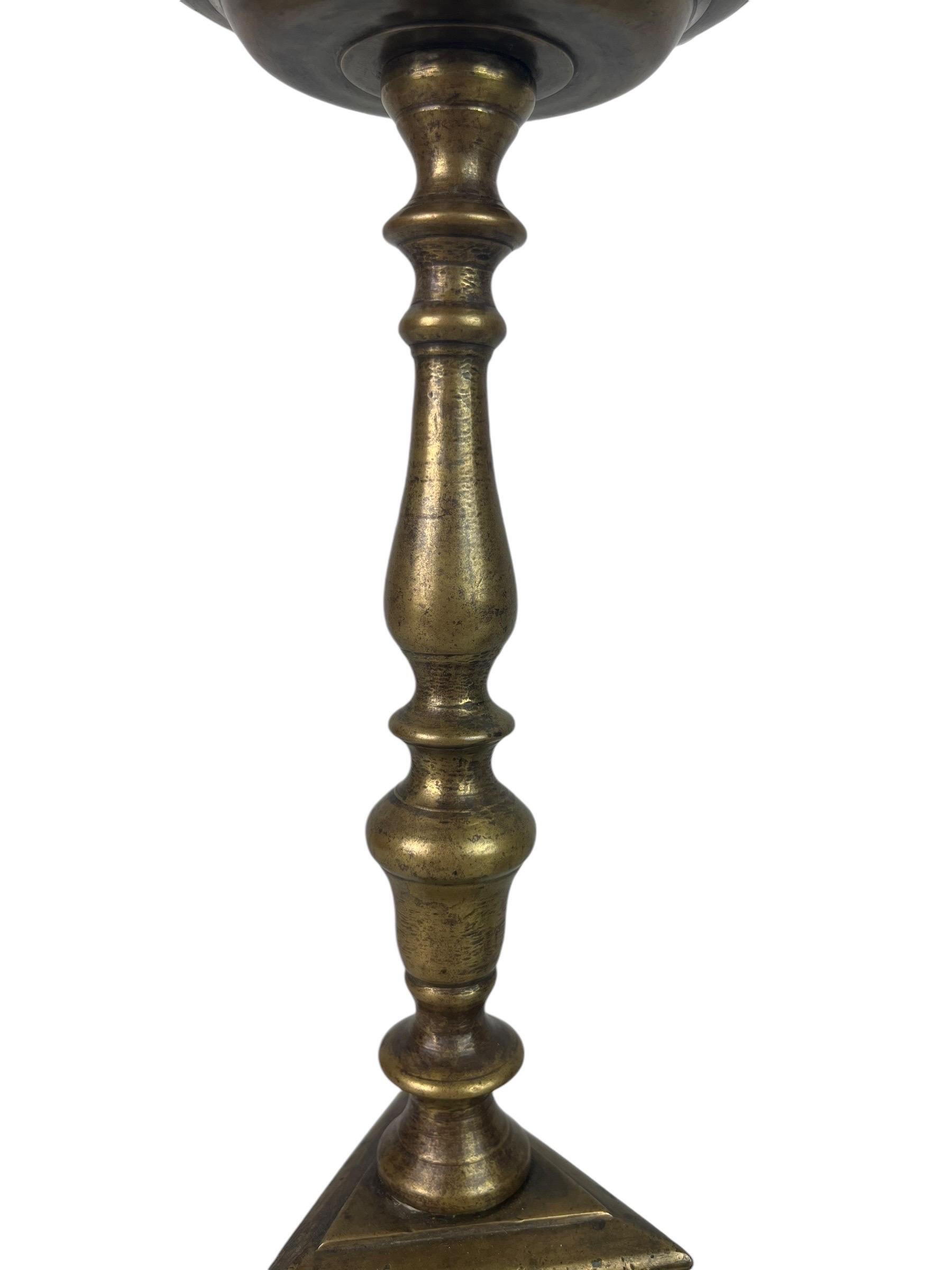 Barocco Coppia di candelabri da altare, candelabri da chiesa - bronzo dorato - 17° / 18° in vendita