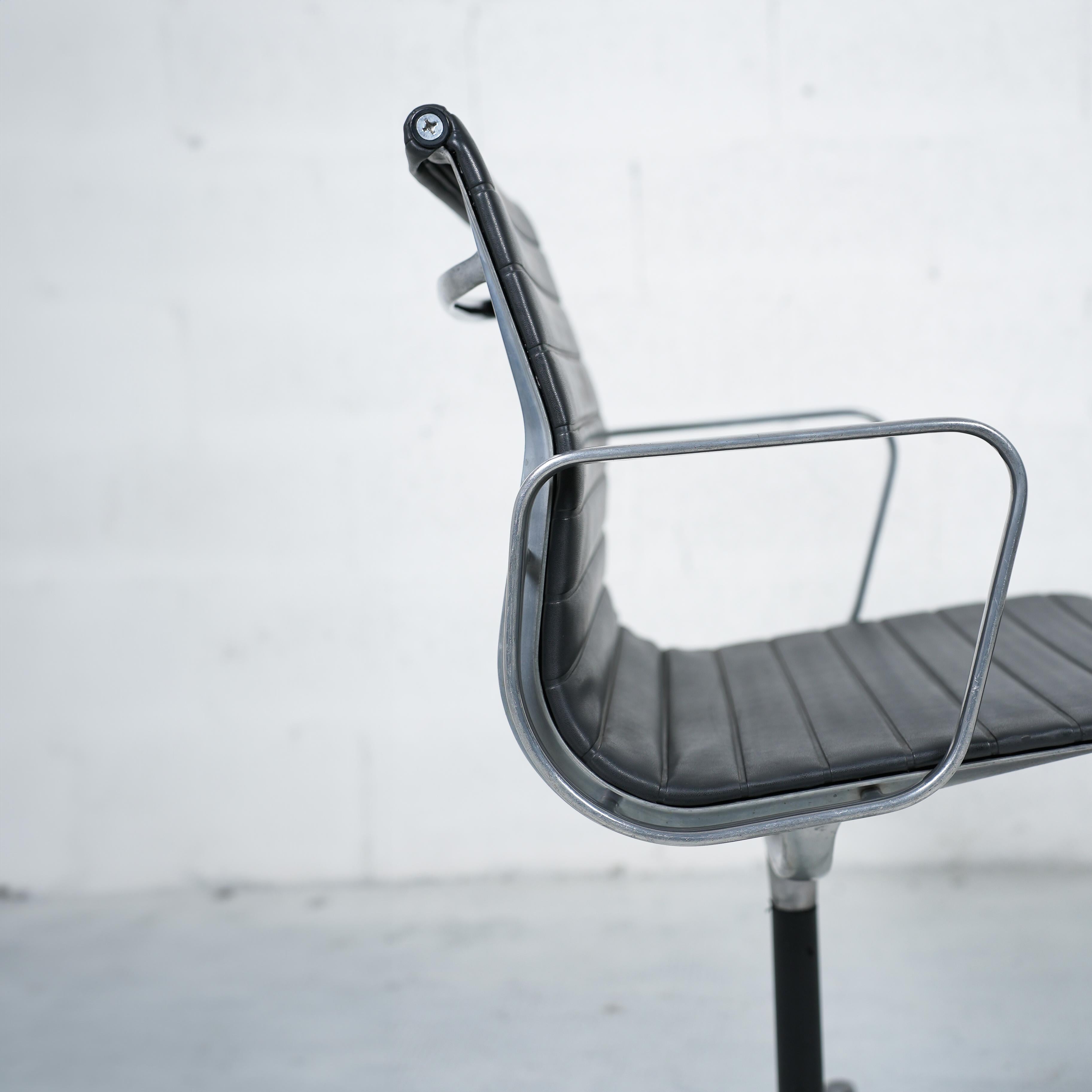 Pair of aluminium chairs EA 108 by Charles and Ray Eames  for Herman Miller- 60s For Sale 1