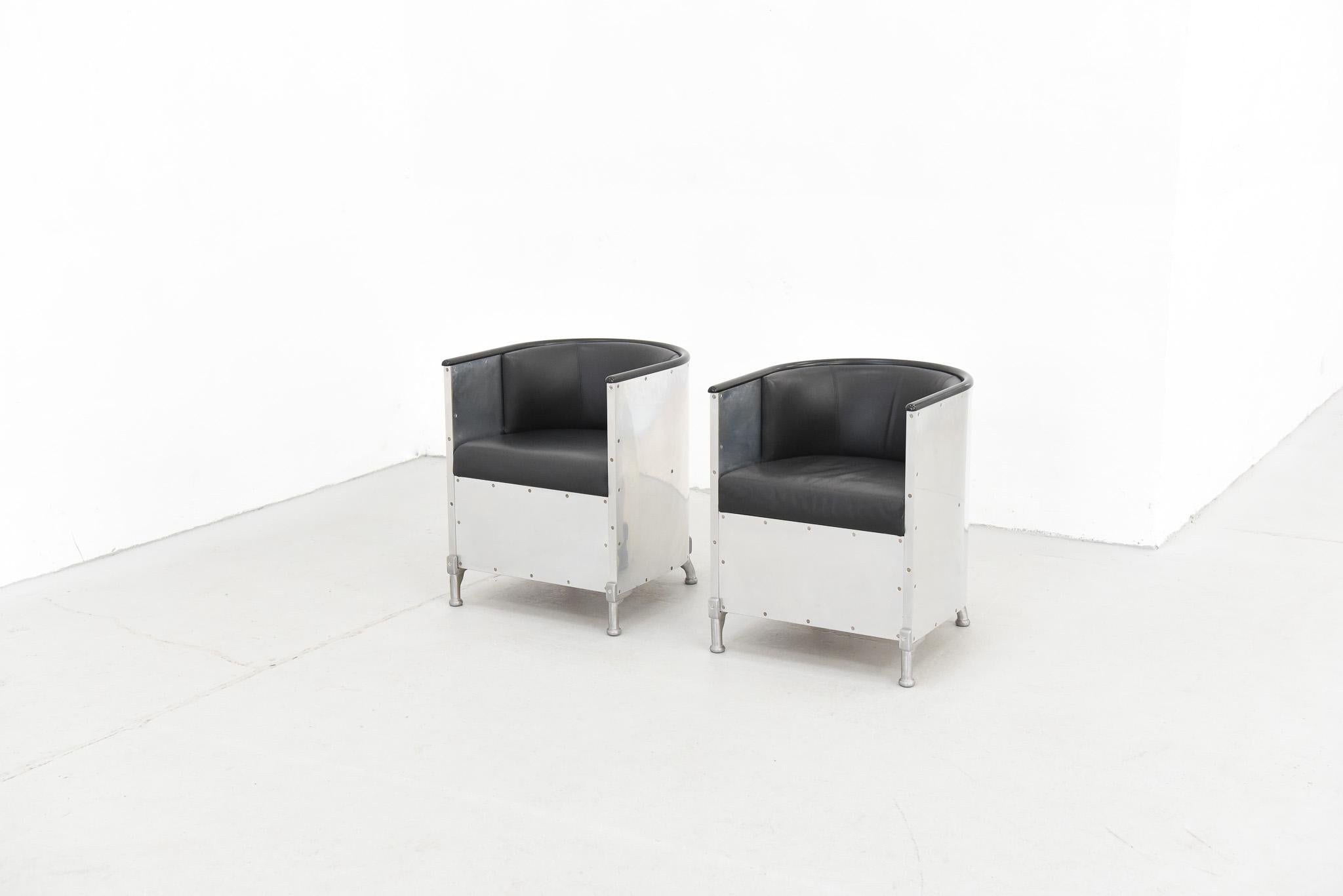 “Aluminum” is an armchair designed by Mats Theselius in 1990 and manufactured by Källemo. As the name suggests, the chair is made of aluminum and was available in either a polished or matt brushed finish. The seat is covered with thick leather from