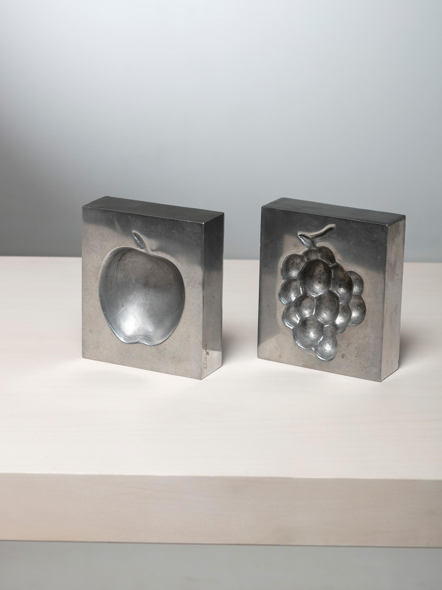 Set of Two Aluminum Ashtrays by Roy Adzak for Atelier A, Italy, 1970s In Good Condition For Sale In Milan, IT