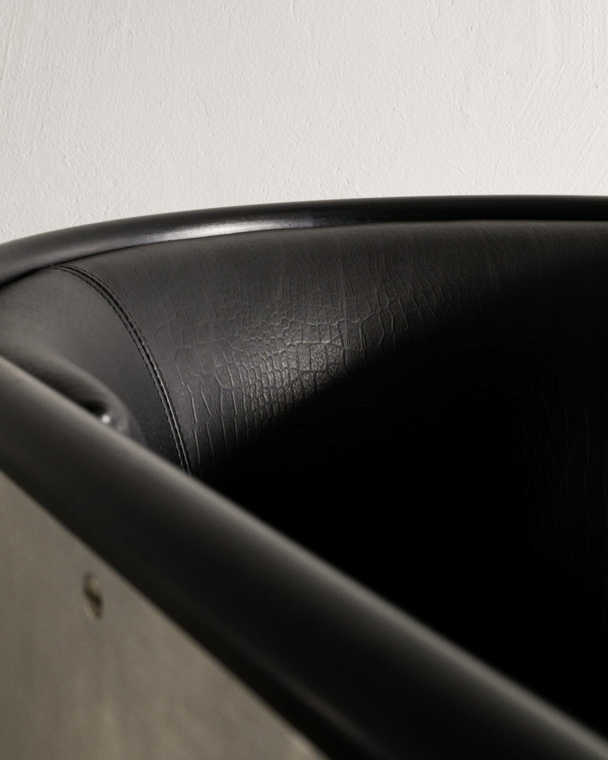 Scandinavian Modern Pair of Aluminum & Croco Leather Armchairs by Mats Theselius by Källemo, 1990s For Sale