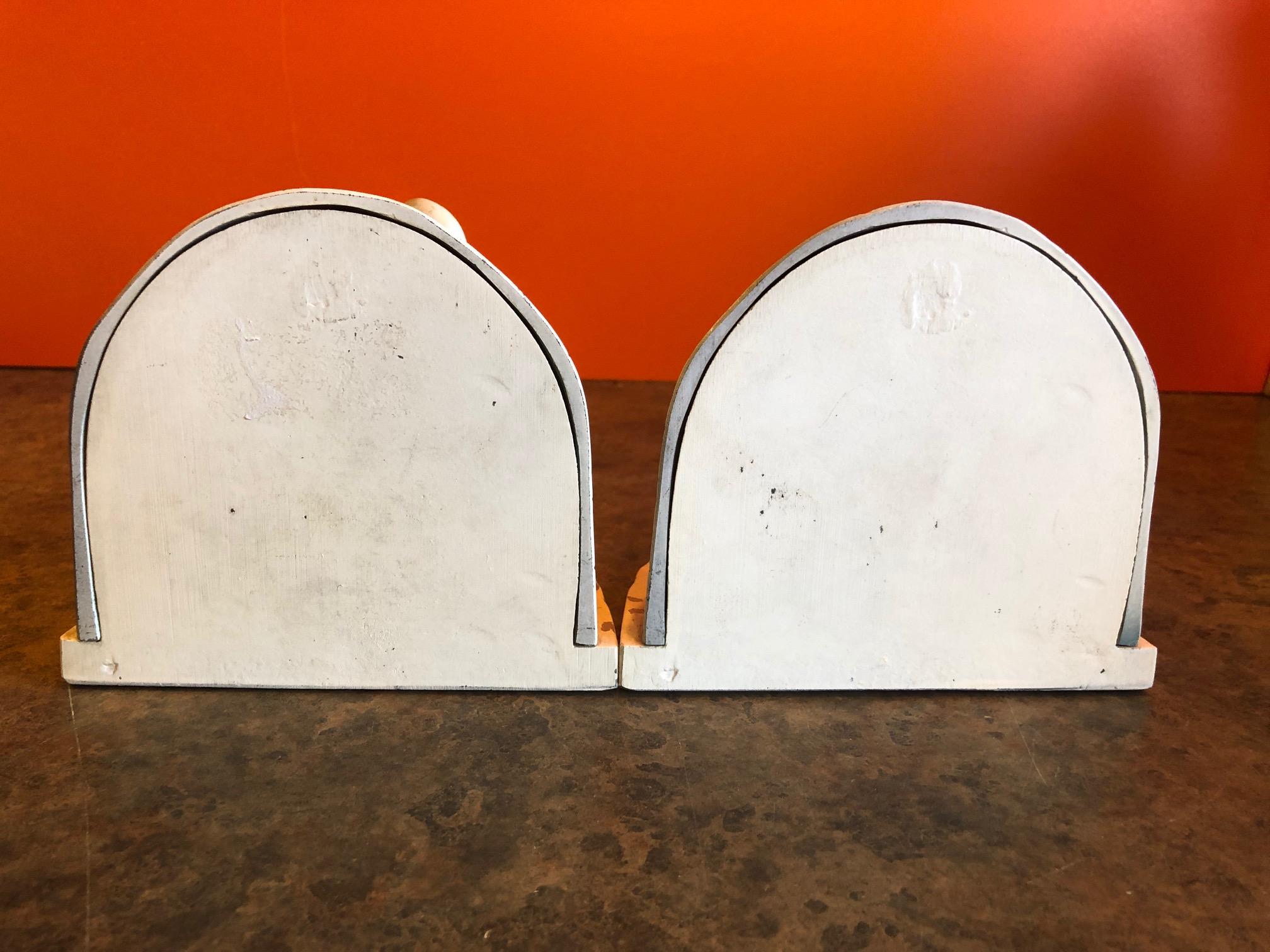 Pair of Aluminum Eskimo / Igloo Bookends by Kentucky Tavern Creations In Good Condition For Sale In San Diego, CA