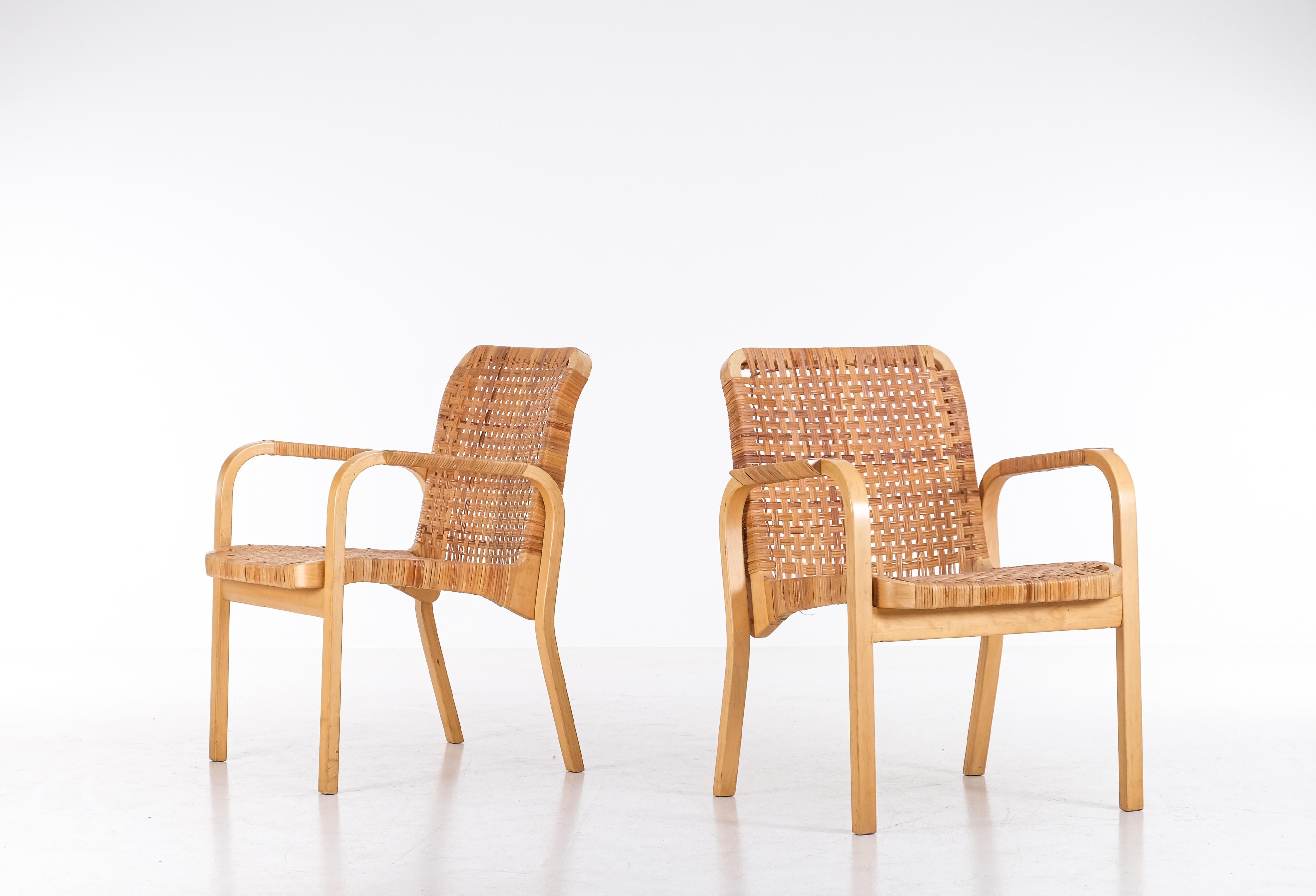 Ein Paar Alvar Aalto-Sessel 45, hergestellt von Artek, 1970er Jahre im Angebot 5